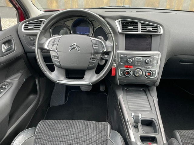 CITROEN C4 Berline 1.6 THP Exclusive EGS6-image-18