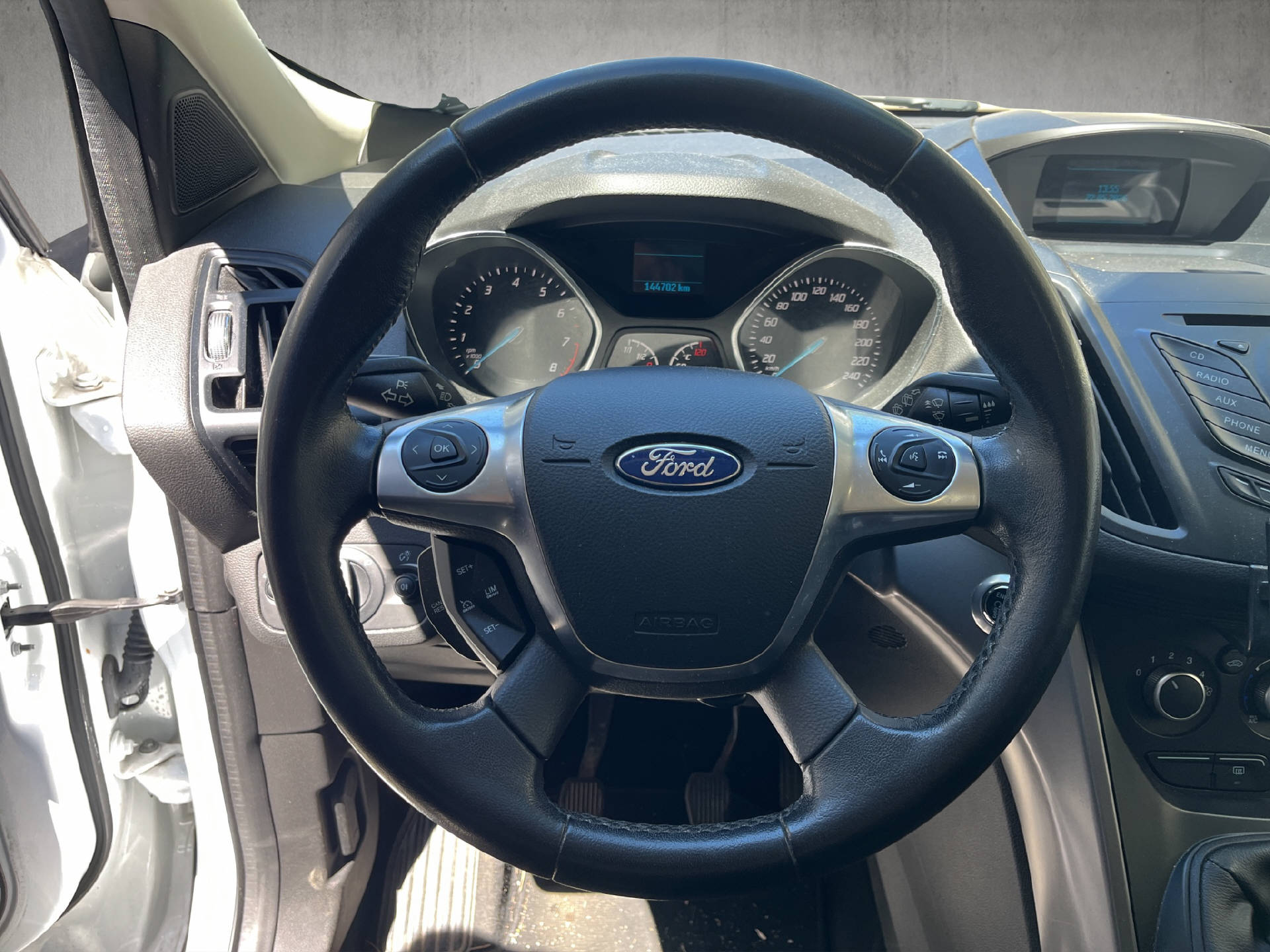 FORD Kuga 1.5 EcoB 150 Titanium 2WD-image-10