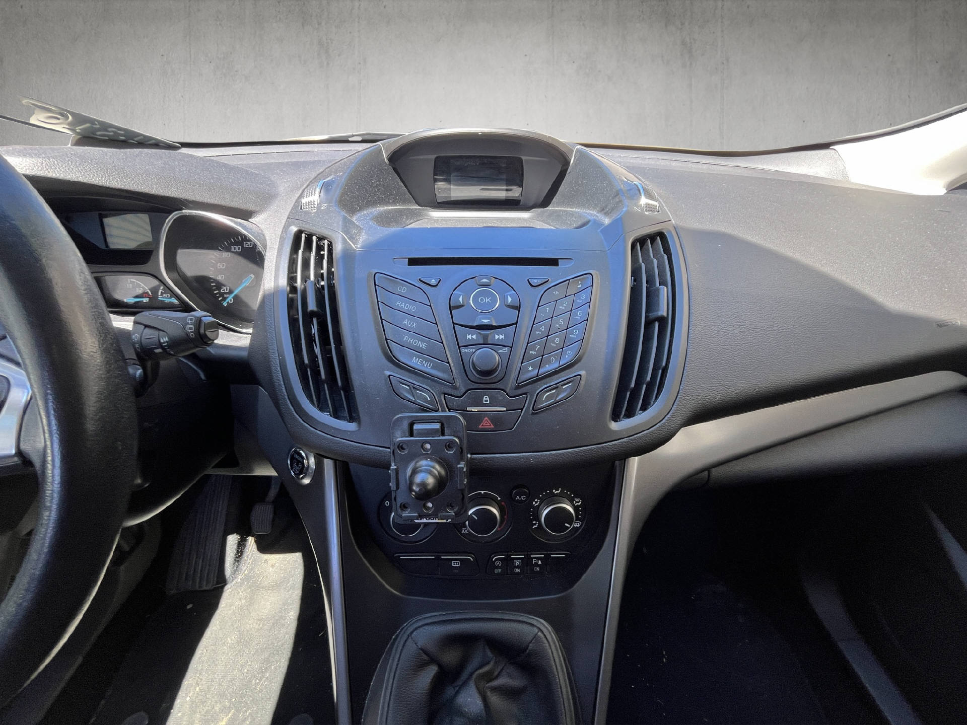 FORD Kuga 1.5 EcoB 150 Titanium 2WD-image-15