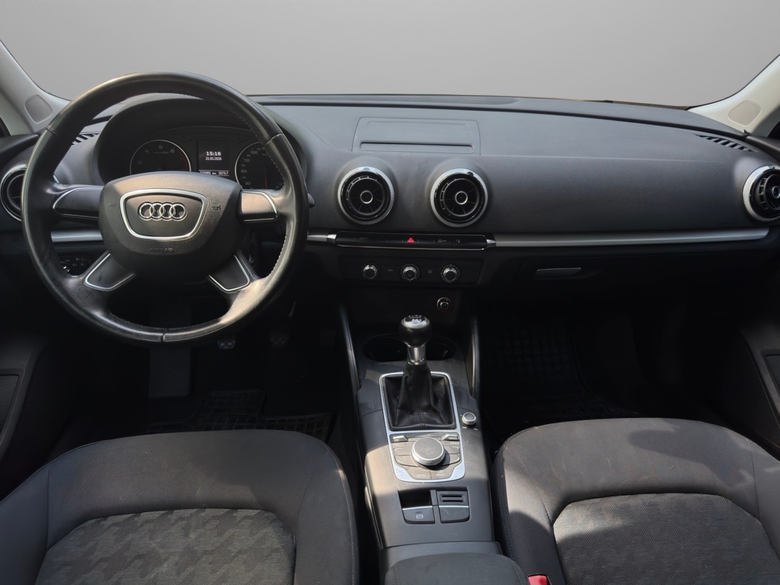 AUDI A3 Sportback 1.2 TFSI Attraction-image-8