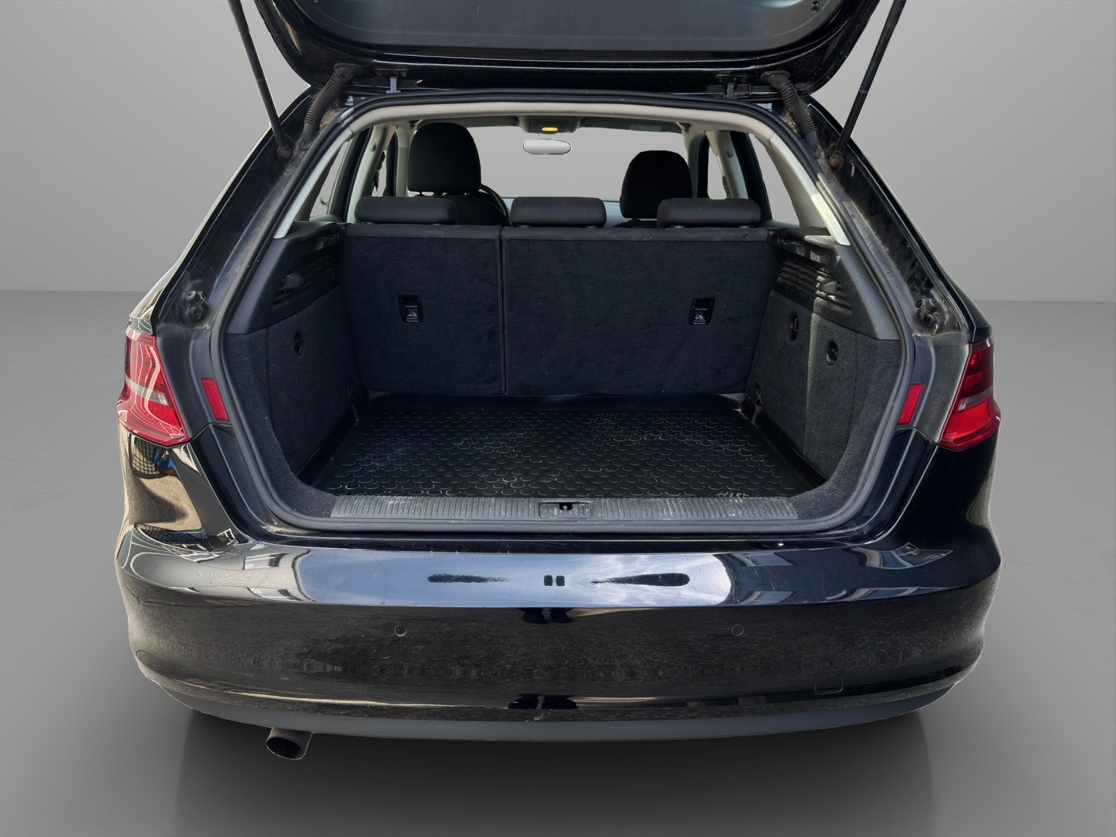 AUDI A3 Sportback 1.2 TFSI Attraction-image-11
