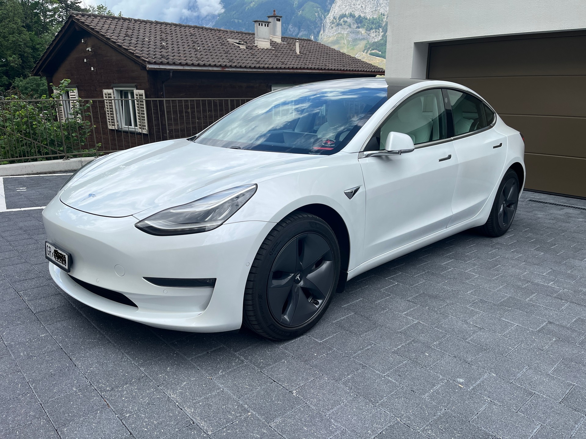 TESLA Model 3 Long Range Dual Motor AWD-image-0