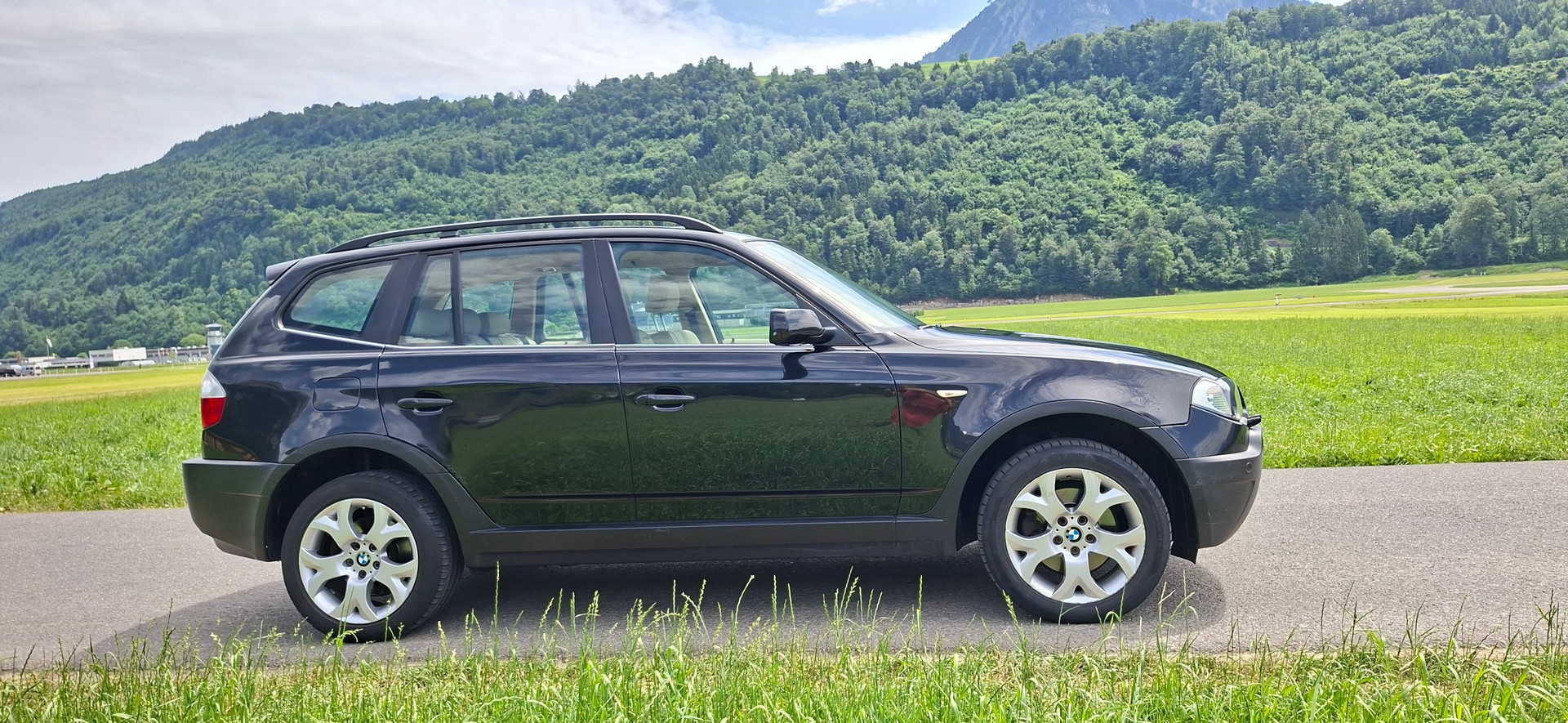 BMW X3 3.0i-image-1