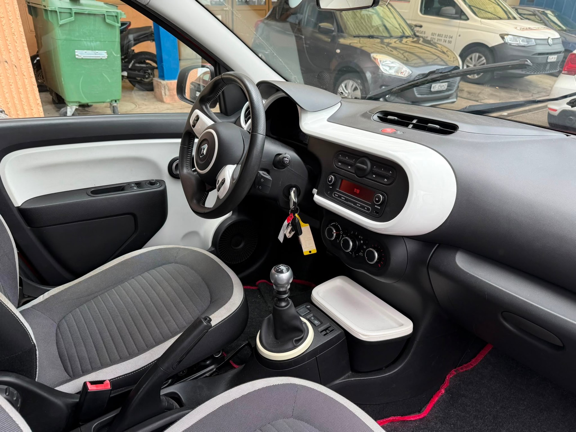 RENAULT Twingo 0.9 Intens-image-10