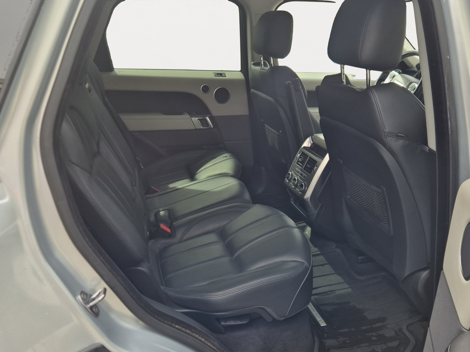 LAND ROVER Range Rover Sport 3.0 SDV6 HSE Dynamic Automatic-image-13