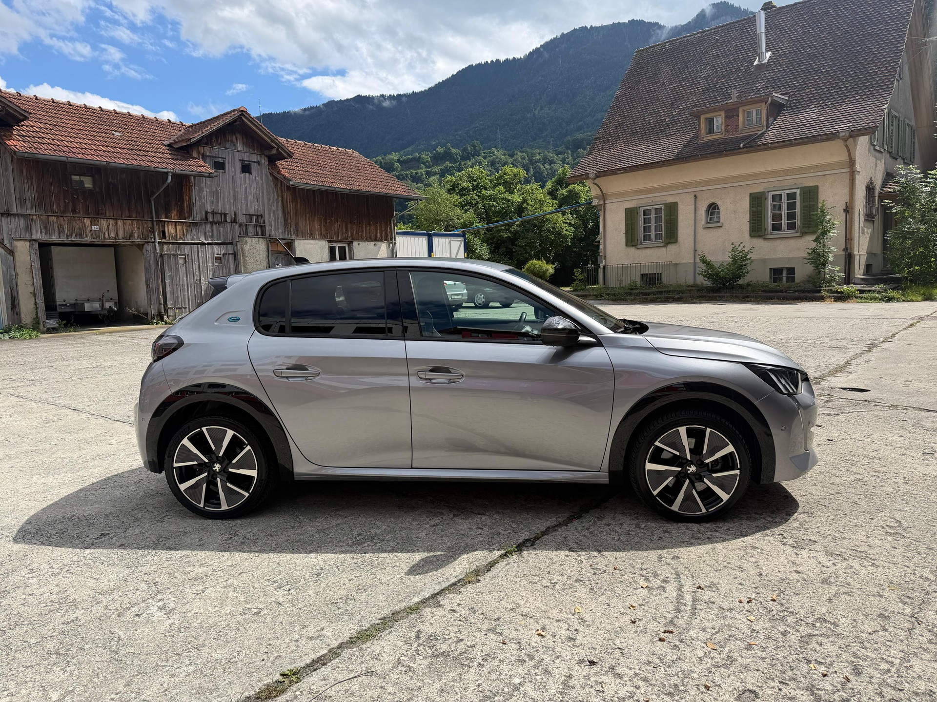 PEUGEOT 208 Elektrik GT Pack-image-4