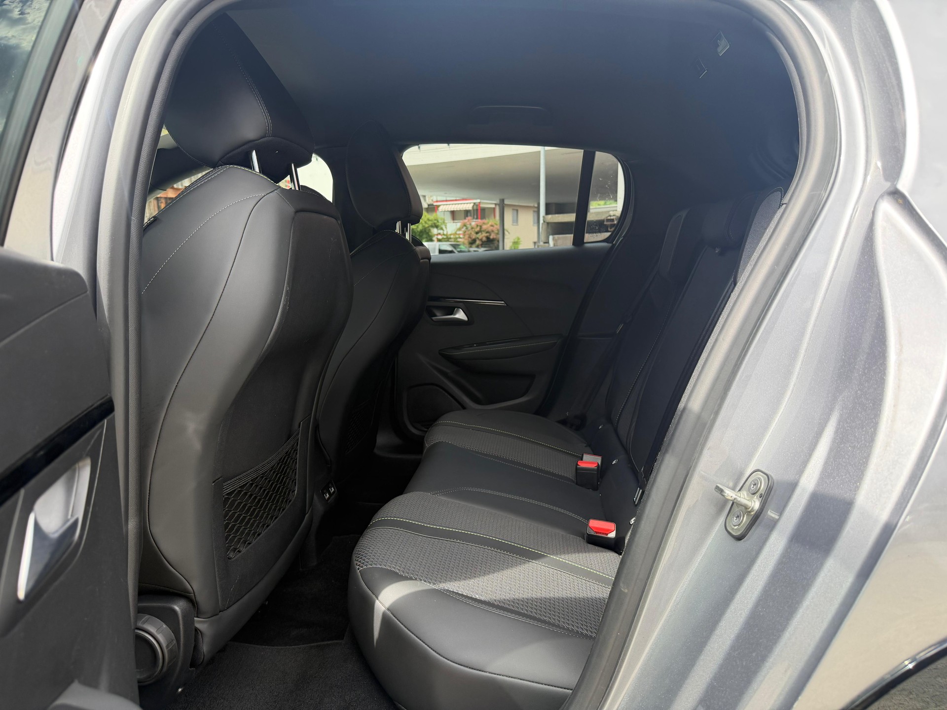 PEUGEOT 208 Elektrik GT Pack-image-5