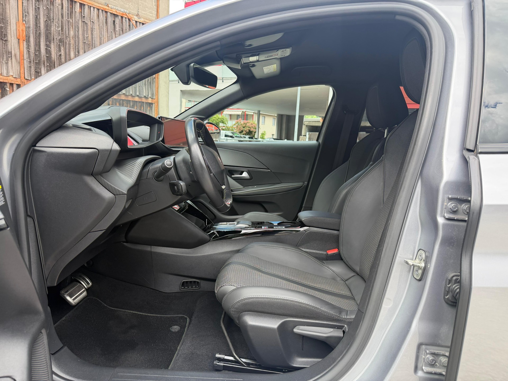 PEUGEOT 208 Elektrik GT Pack-image-6