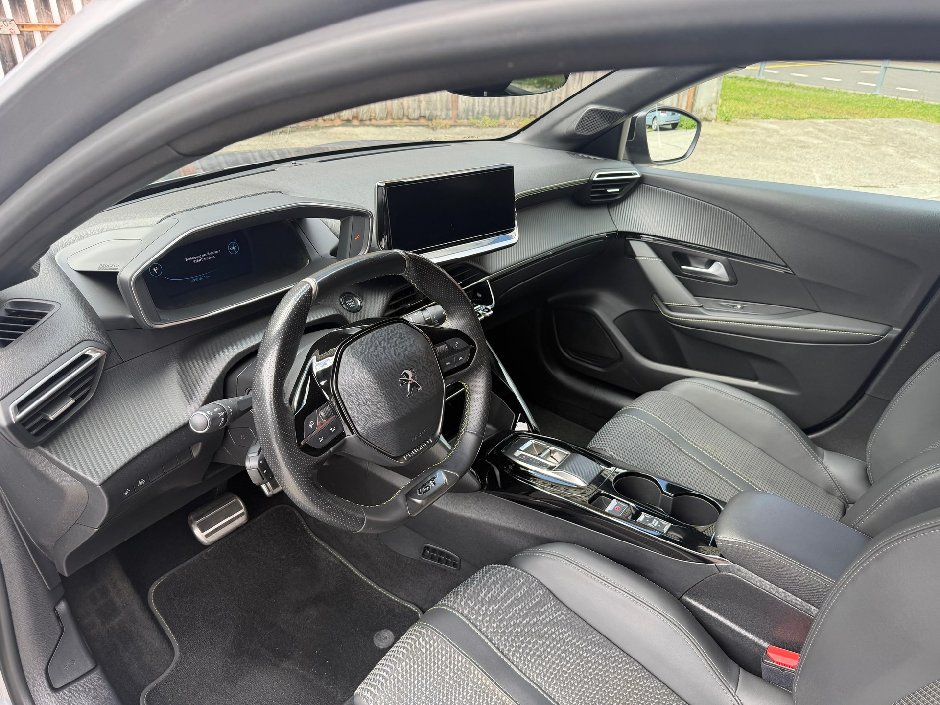 PEUGEOT 208 Elektrik GT Pack-image-7