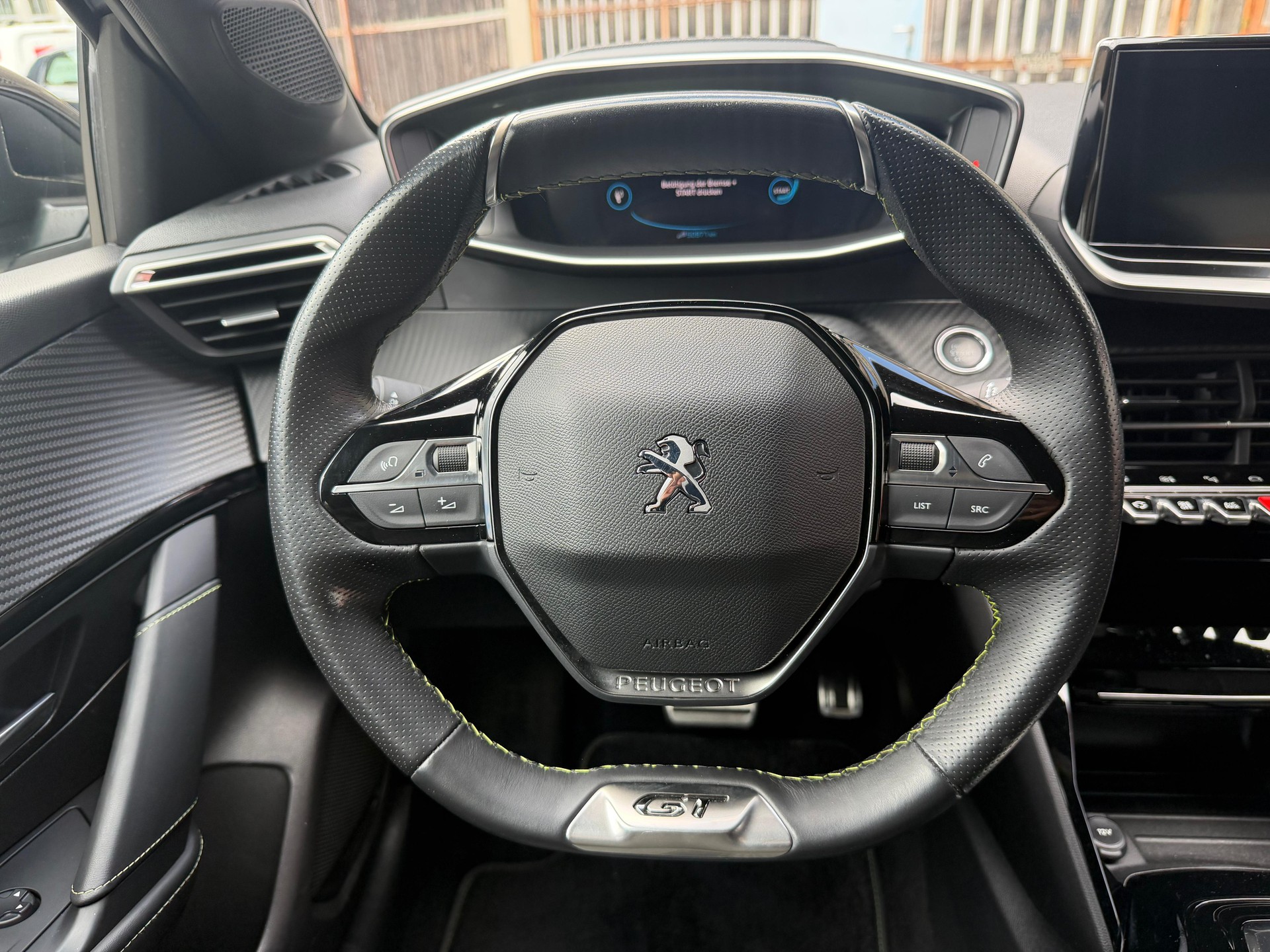 PEUGEOT 208 Elektrik GT Pack-image-10