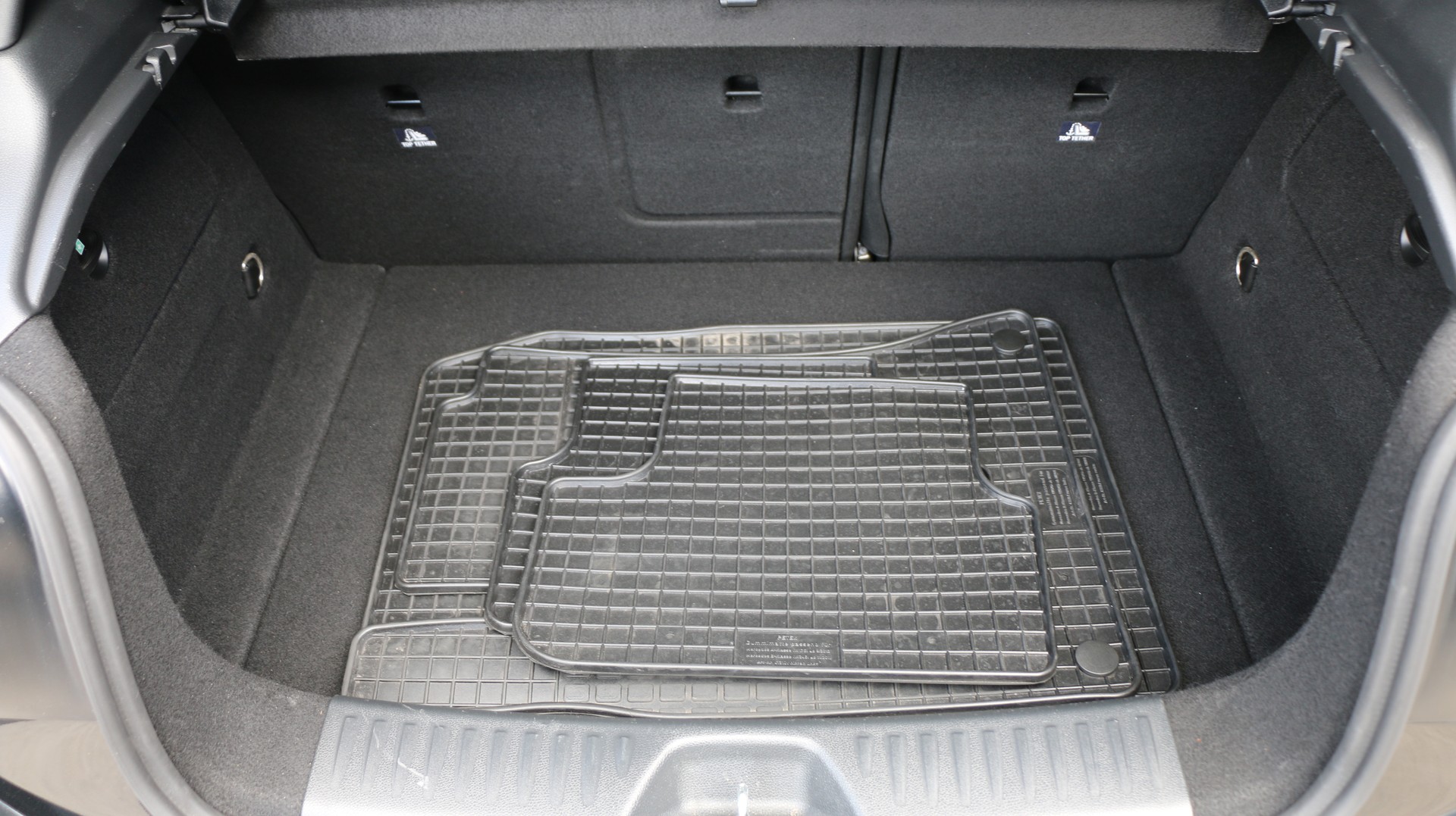 MERCEDES-BENZ A 250 AMG Line 4Matic-image-15