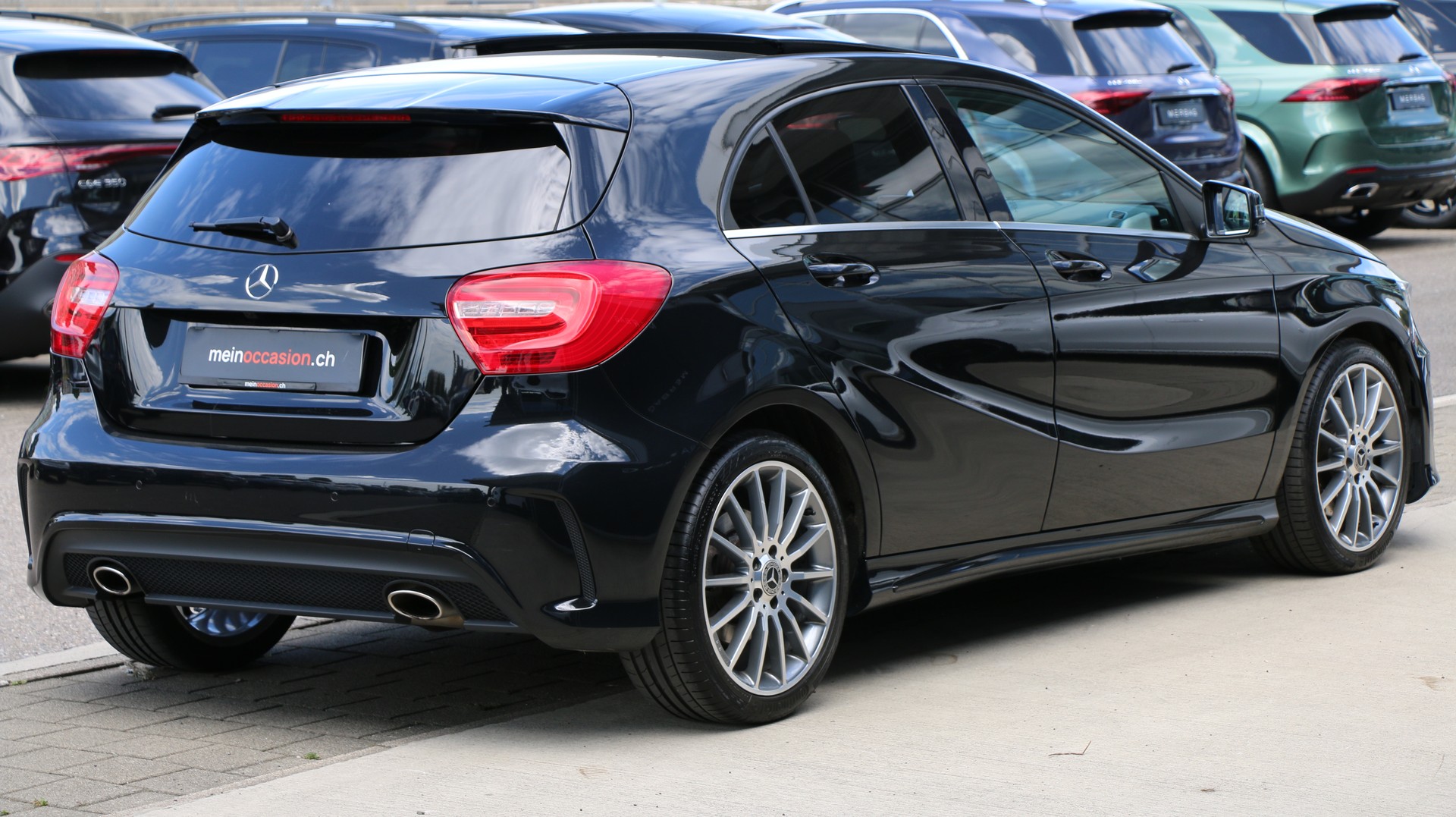MERCEDES-BENZ A 250 AMG Line 4Matic-image-5