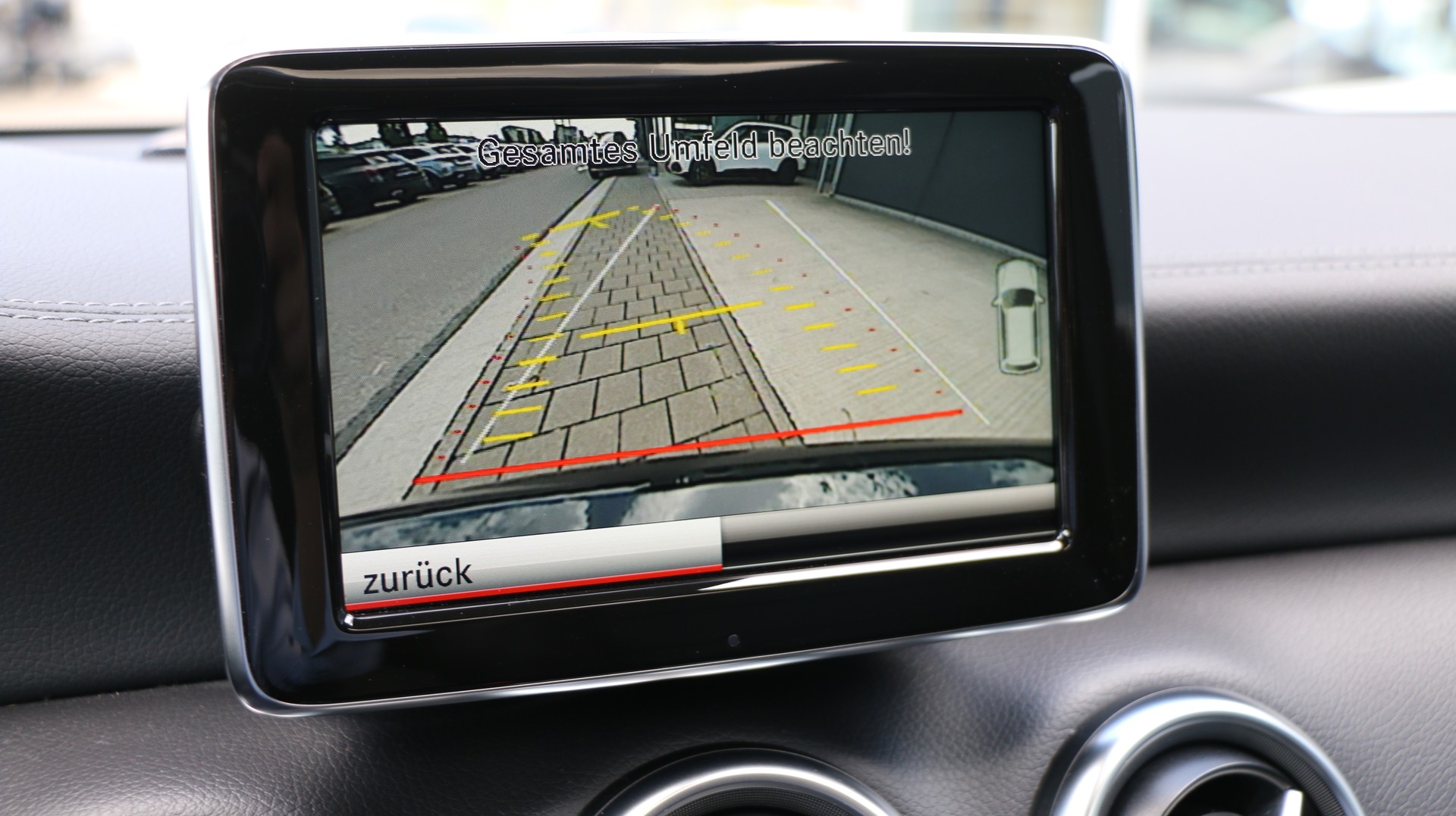 MERCEDES-BENZ A 250 AMG Line 4Matic-image-8