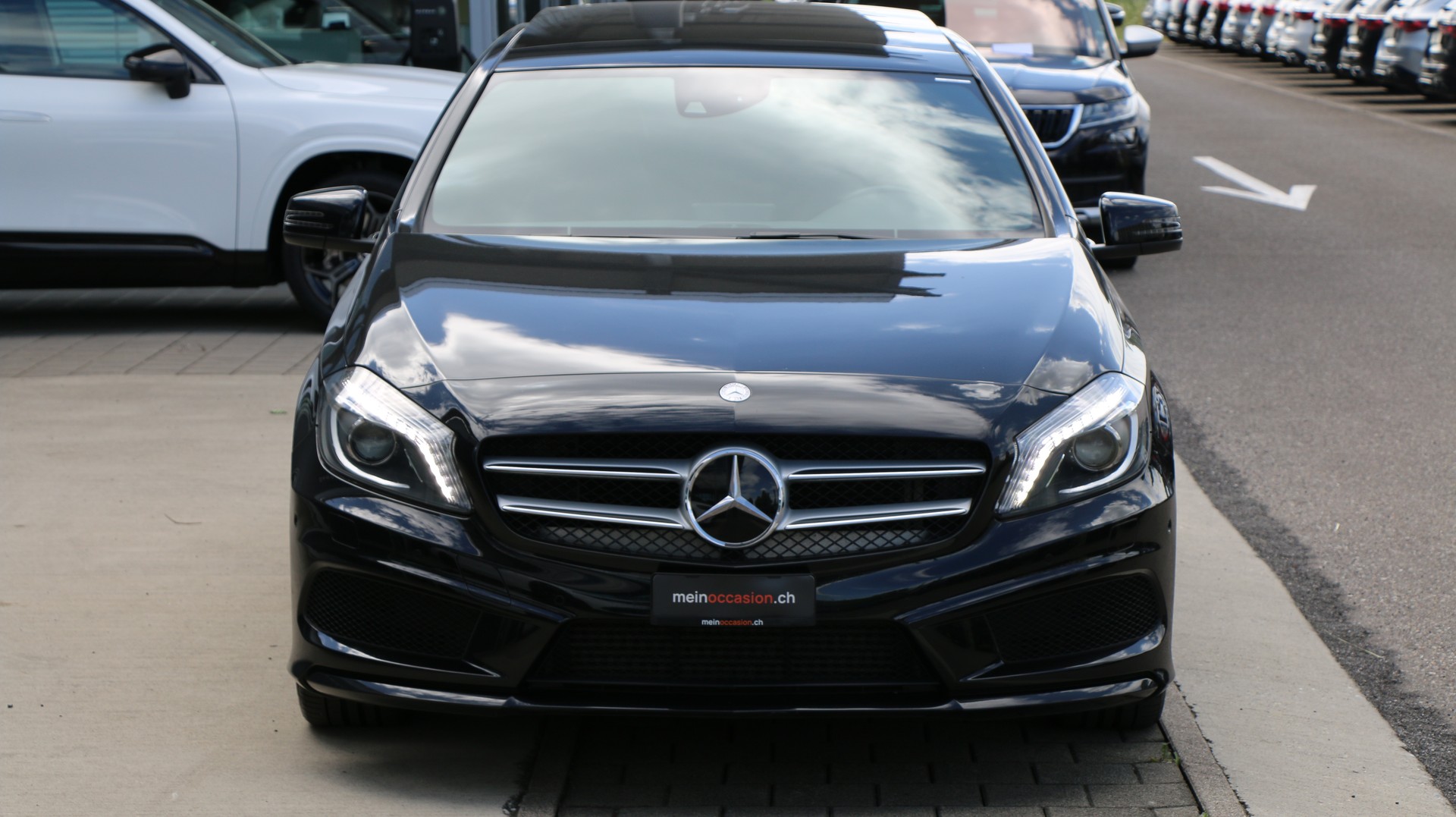 MERCEDES-BENZ A 250 AMG Line 4Matic-image-9