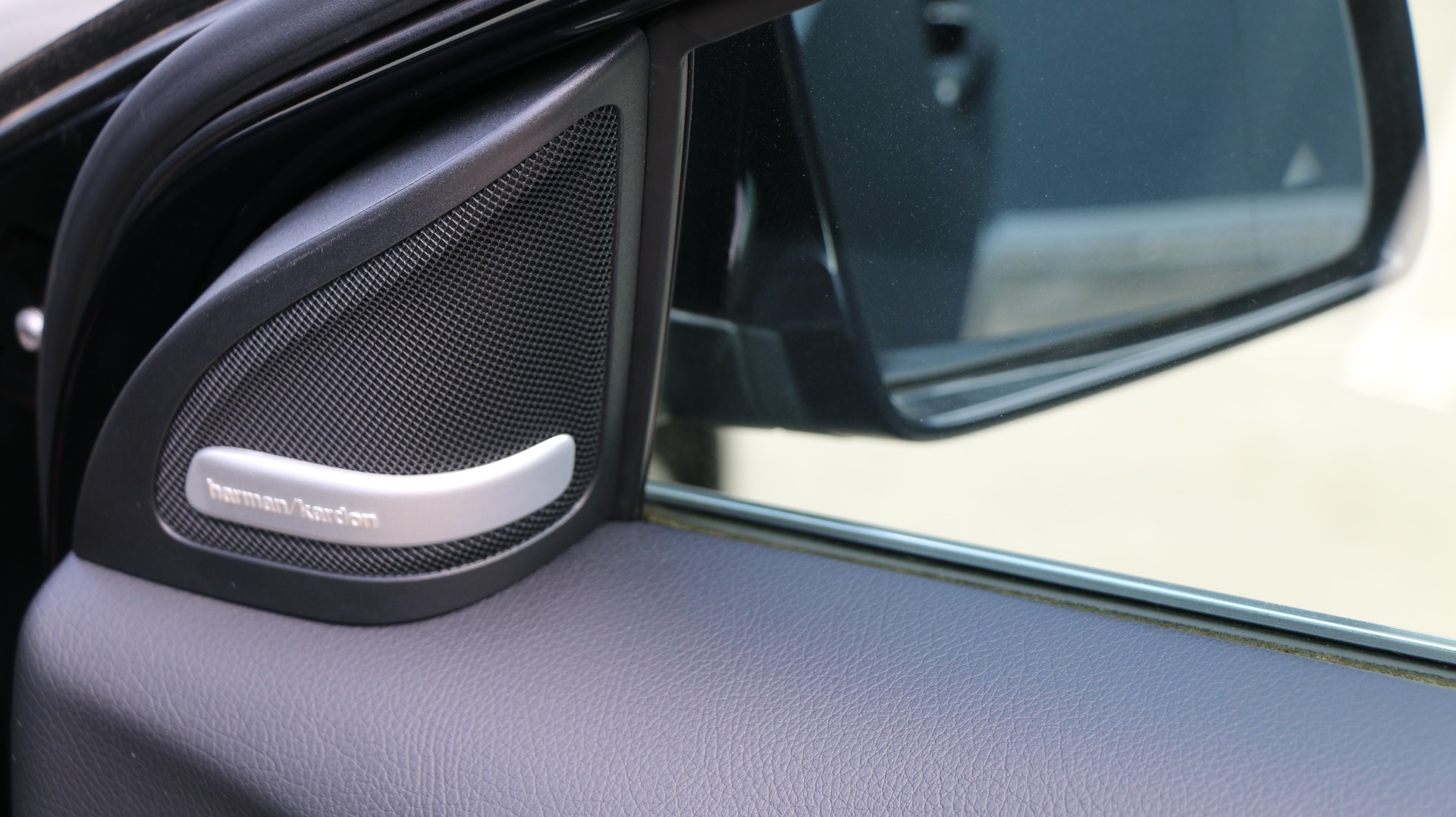 MERCEDES-BENZ A 250 AMG Line 4Matic-image-19