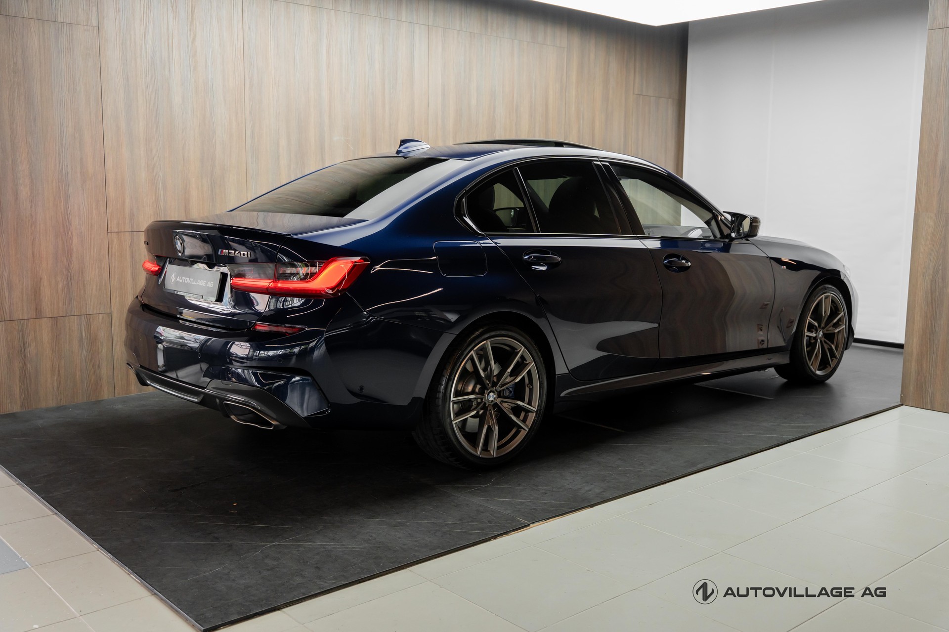 BMW M340i xDrive Steptronic-image-1