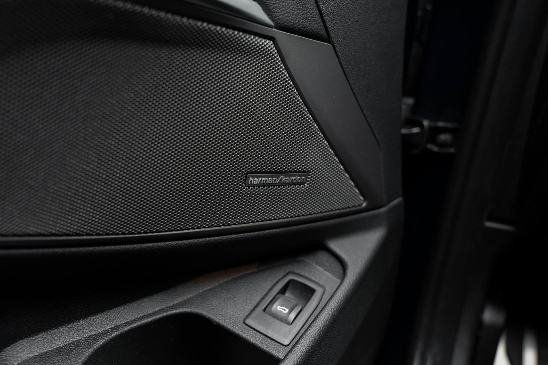 BMW M340i xDrive Steptronic-image-19