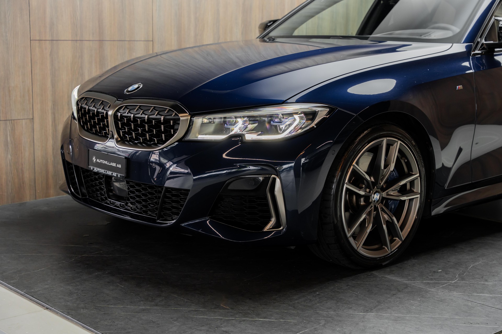 BMW M340i xDrive Steptronic-image-24