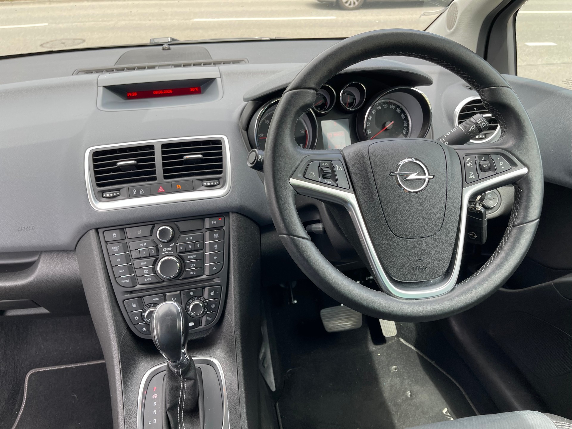 OPEL Meriva 1.7 CDTi Cosmo Automatic-image-10
