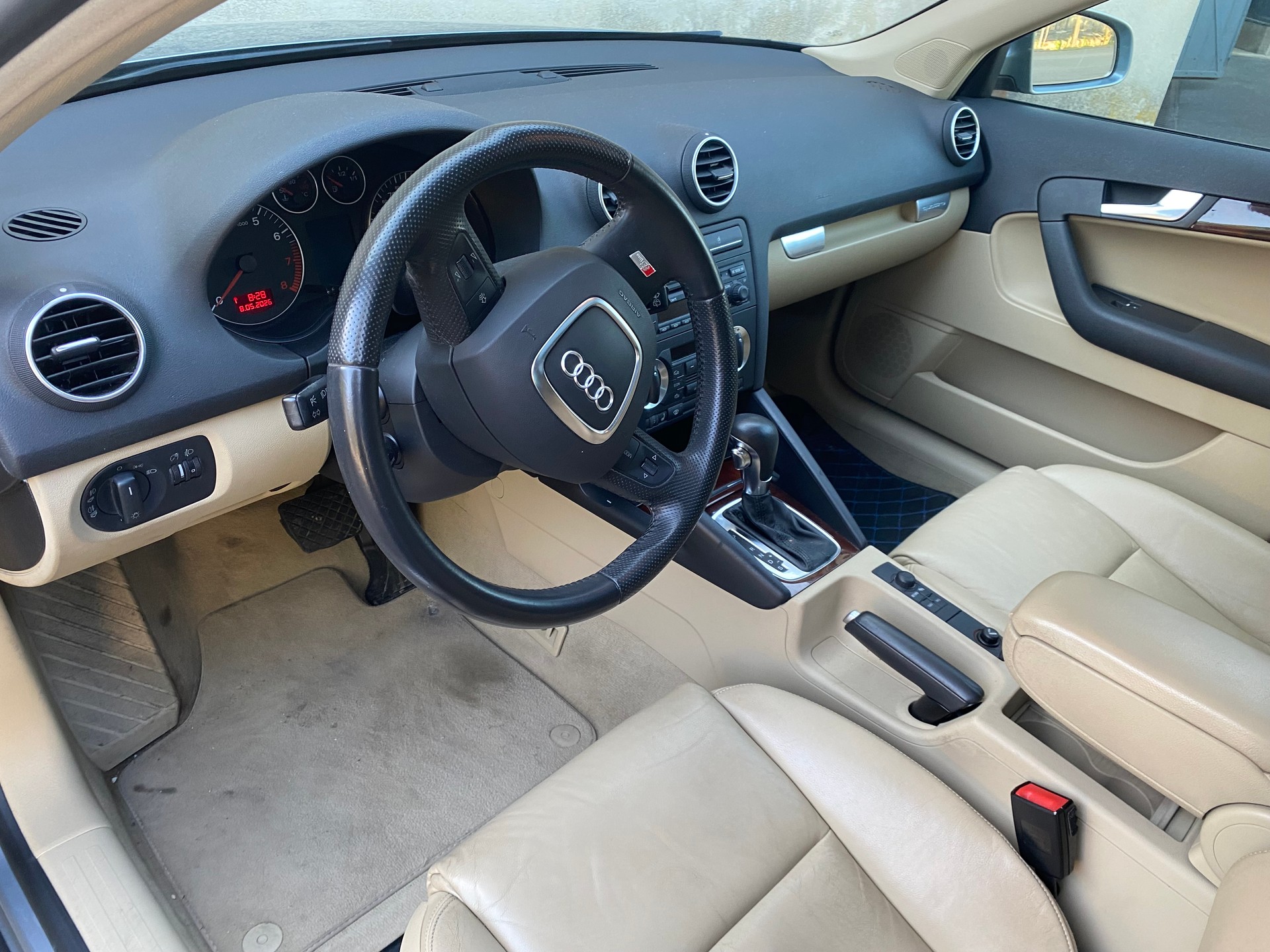 AUDI 3.2 V6 quattro-image-3