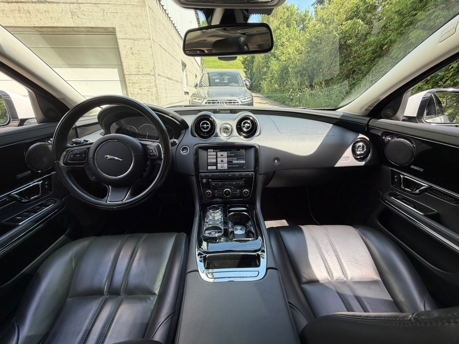 JAGUAR XJ 3.0d V6 Premium Luxury Automatic-image-22