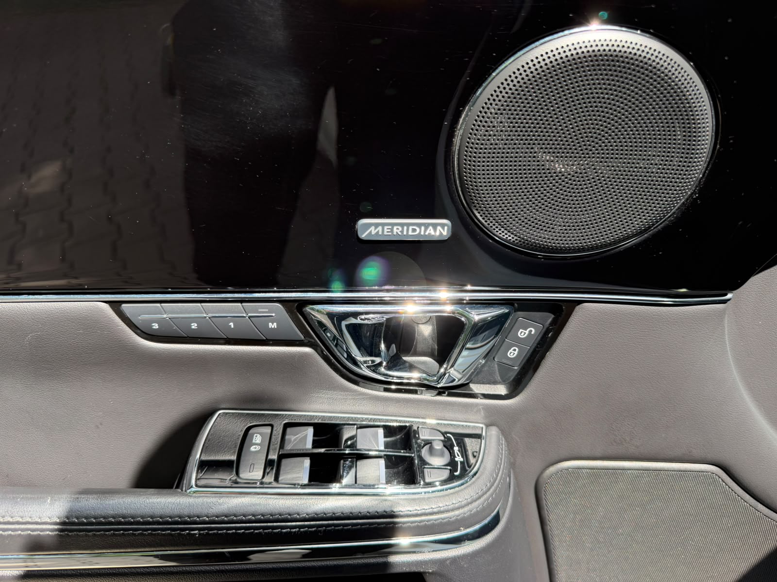 JAGUAR XJ 3.0d V6 Premium Luxury Automatic-image-10
