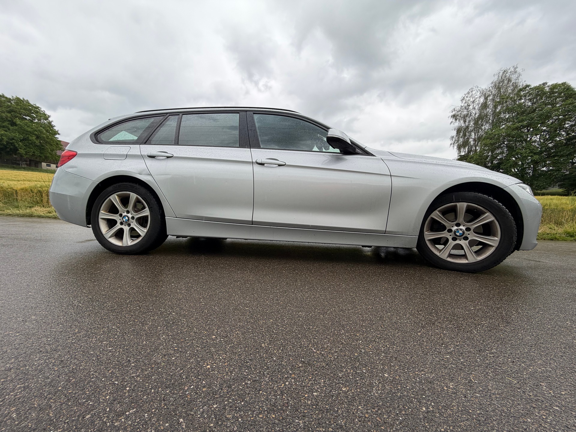 BMW 320d Touring Steptronic-image-4