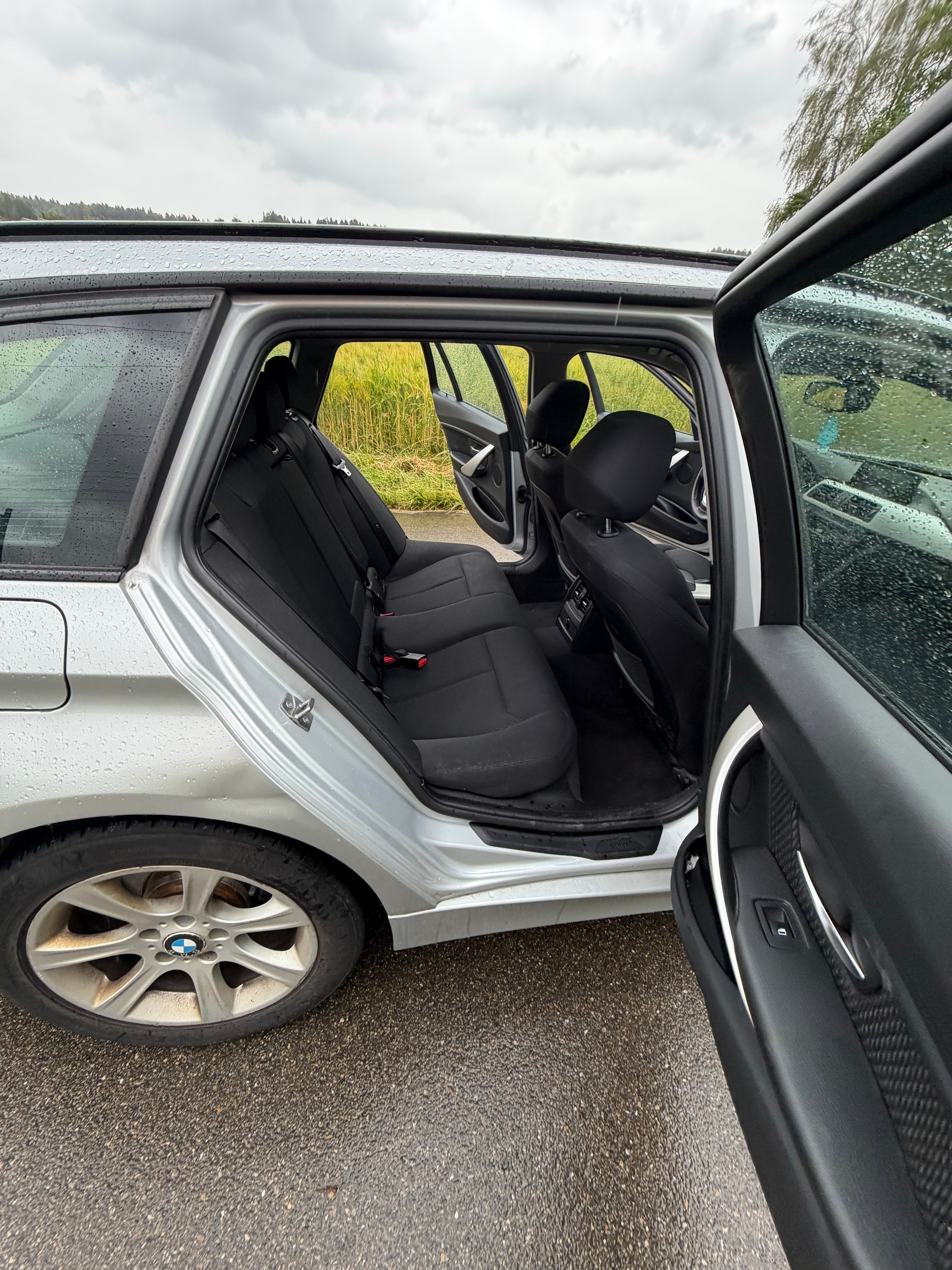 BMW 320d Touring Steptronic-image-11
