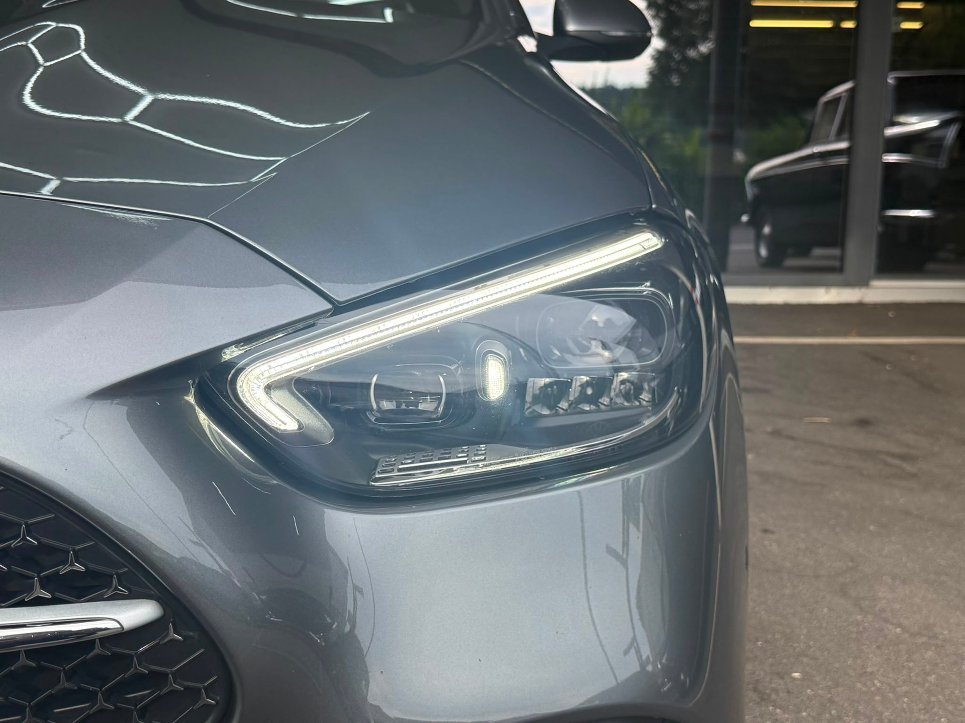 MERCEDES-BENZ C 200 AMG Line-showroom-element-3