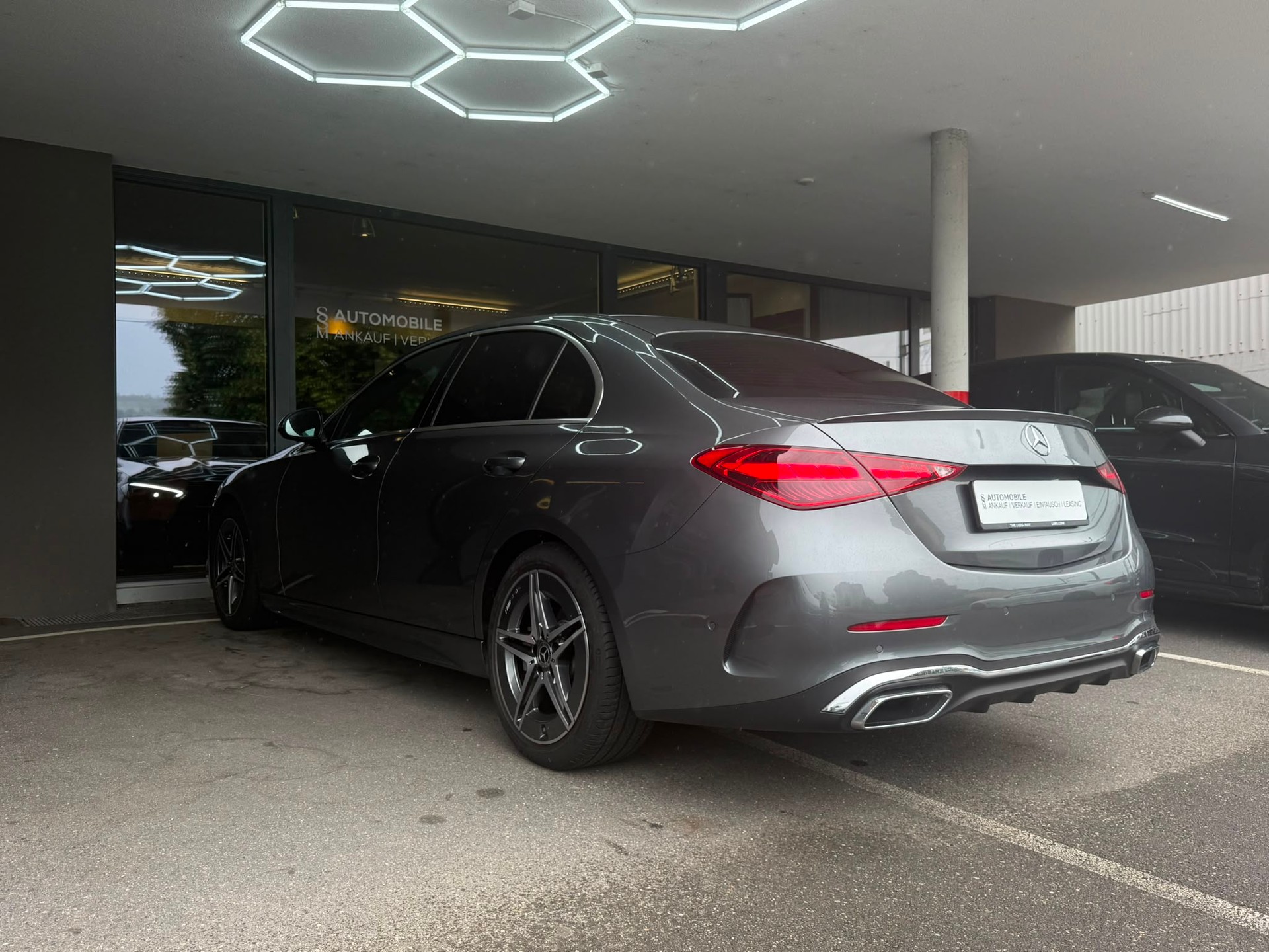 MERCEDES-BENZ C 200 AMG Line-image-5
