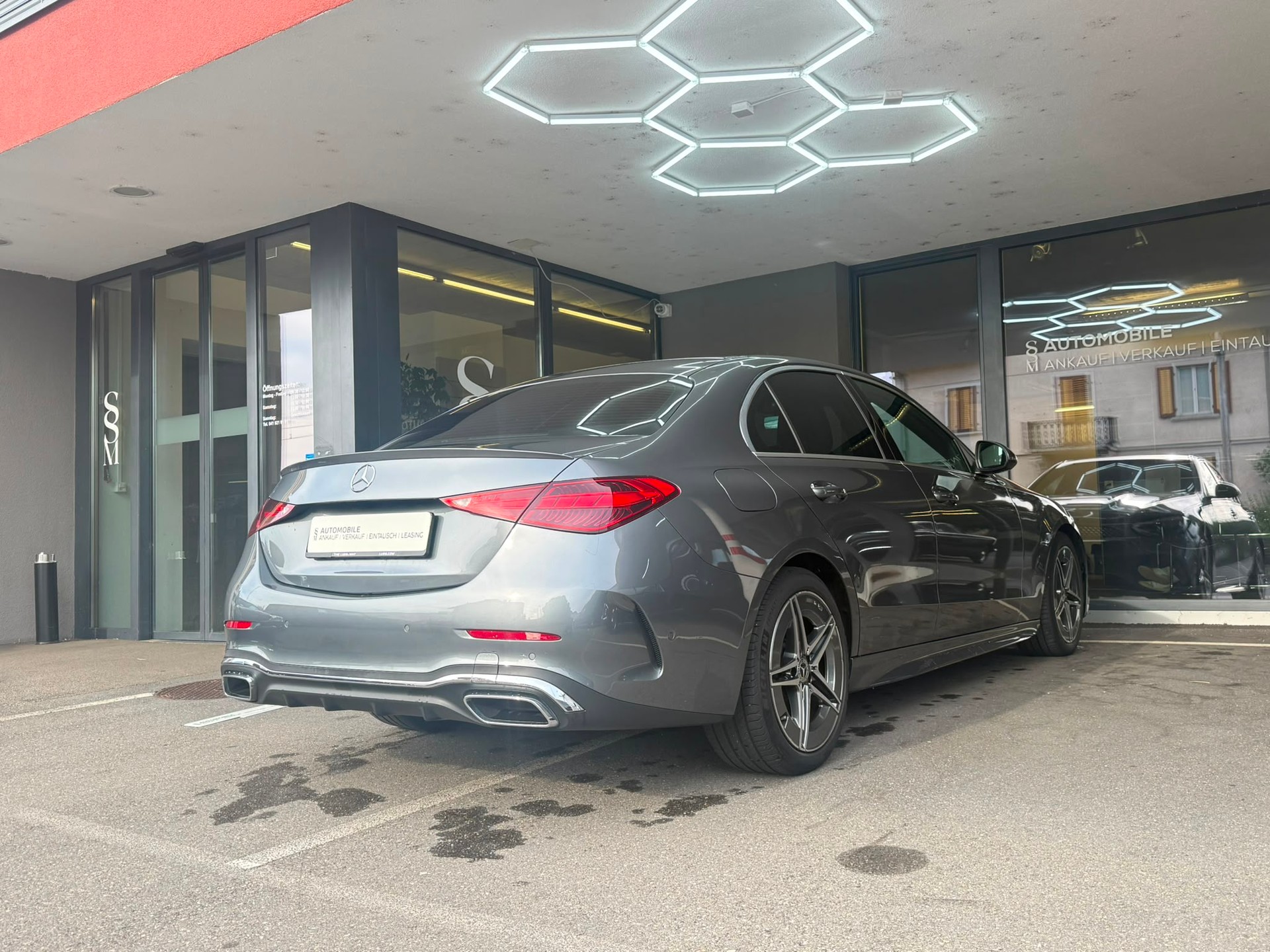 MERCEDES-BENZ C 200 AMG Line-image-8