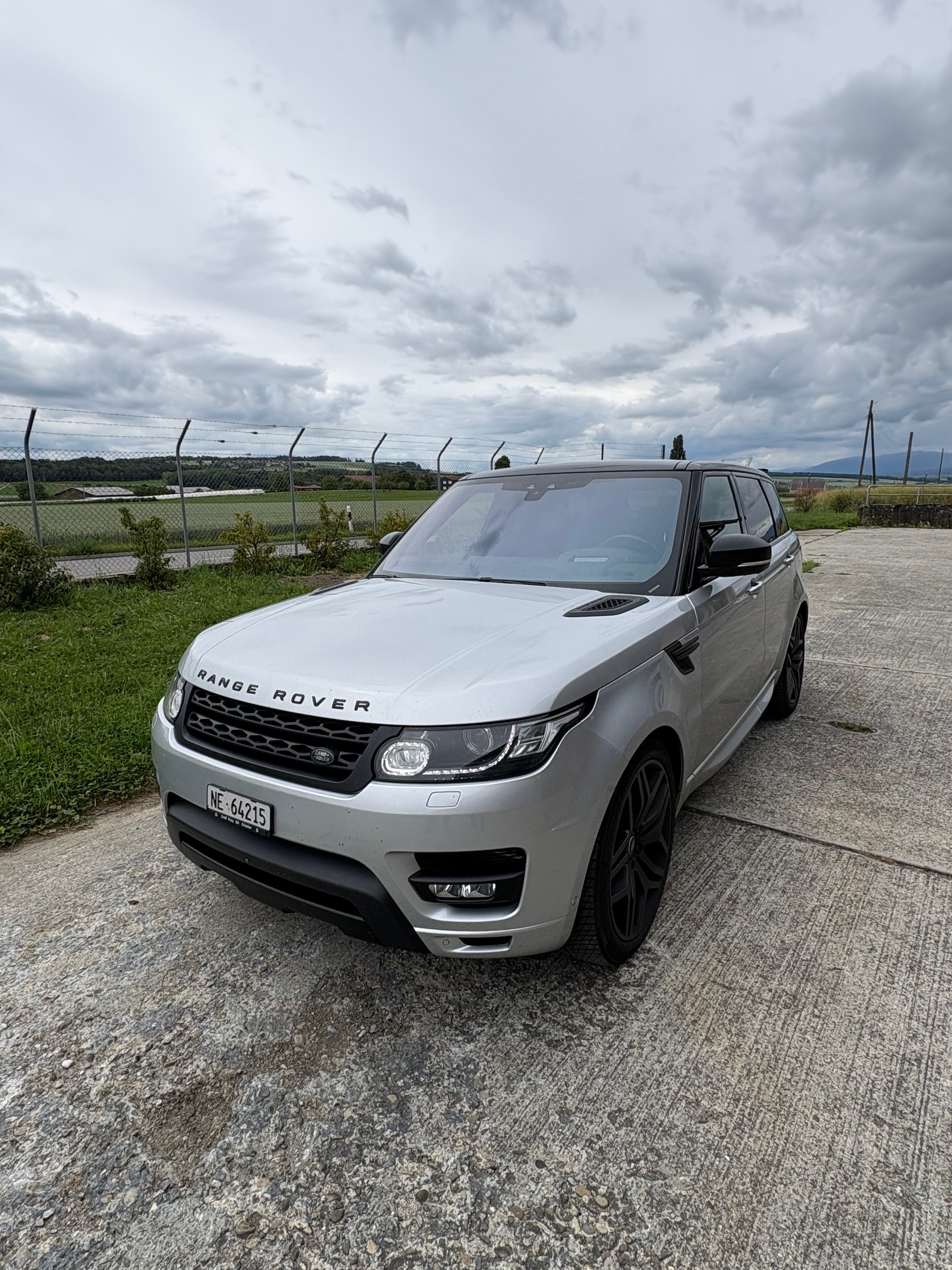LAND ROVER 3.0 SDV6 HSE Dynamic-image-0
