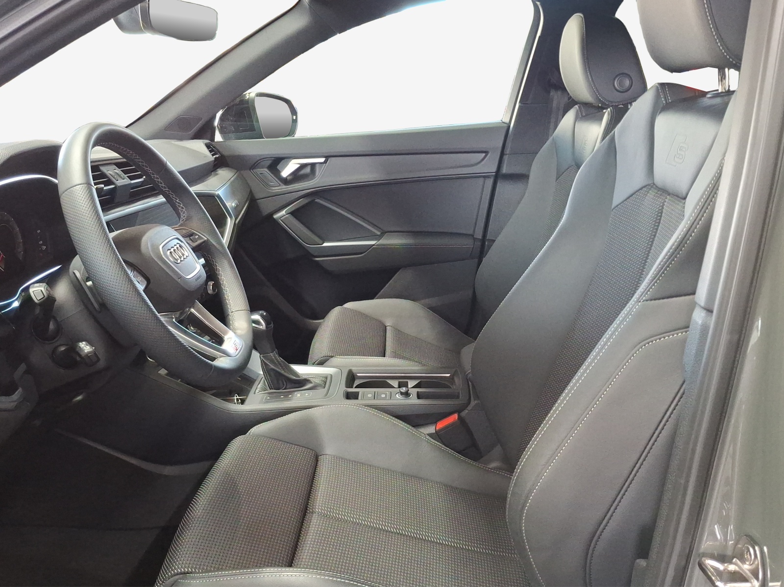 AUDI Q3 Sportback 35 TFSI Attraction S-tronic-image-7