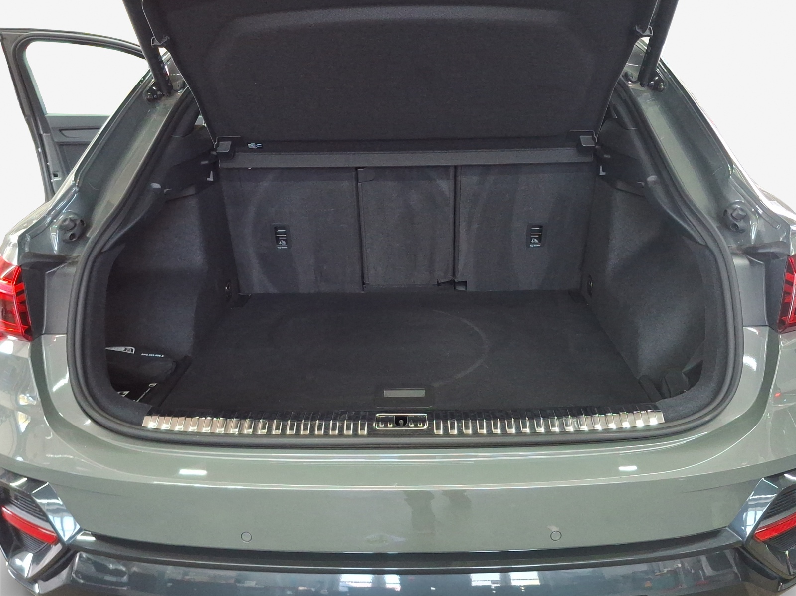 AUDI Q3 Sportback 35 TFSI Attraction S-tronic-image-12