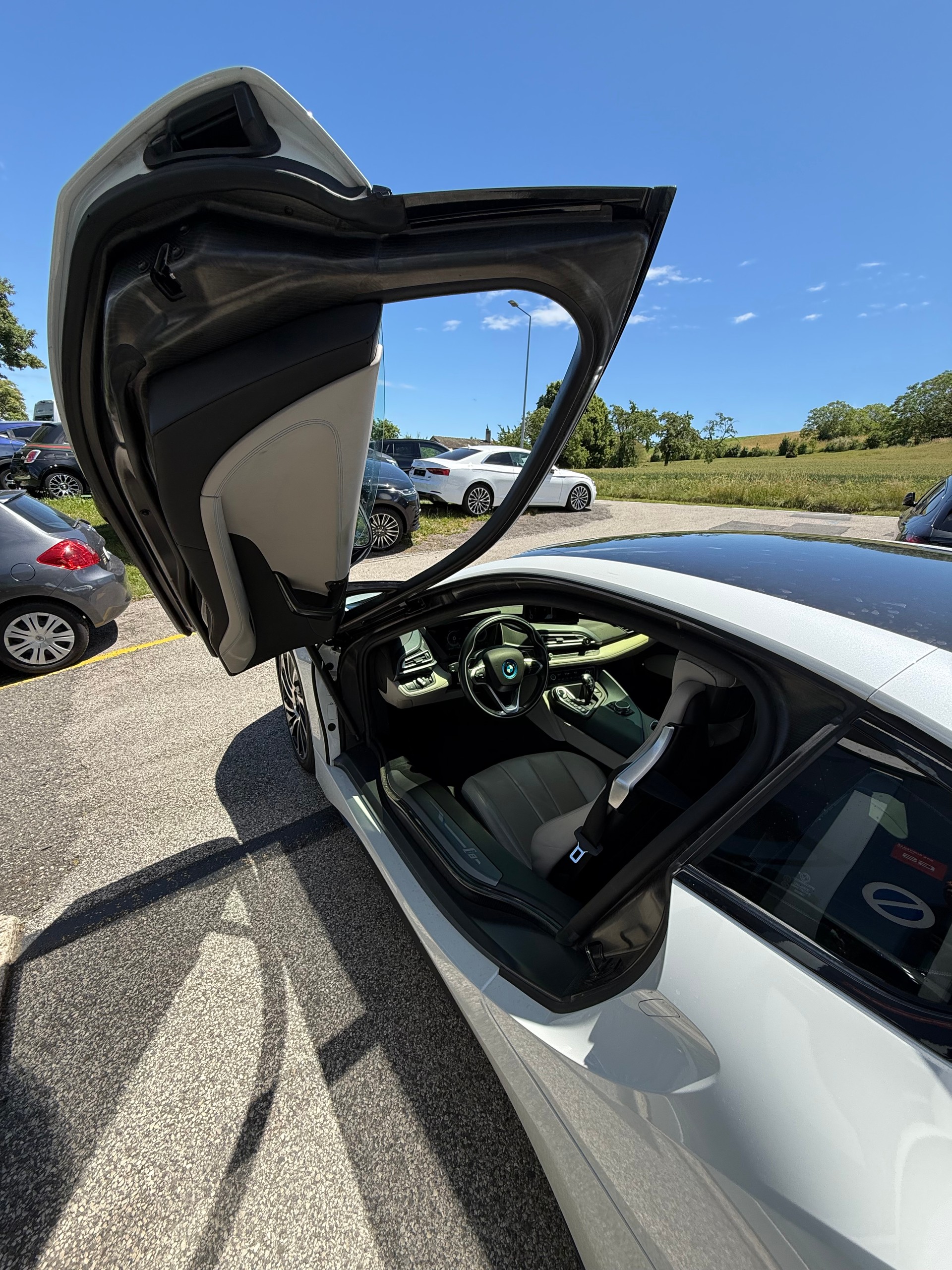 BMW i8 Coupé-image-1