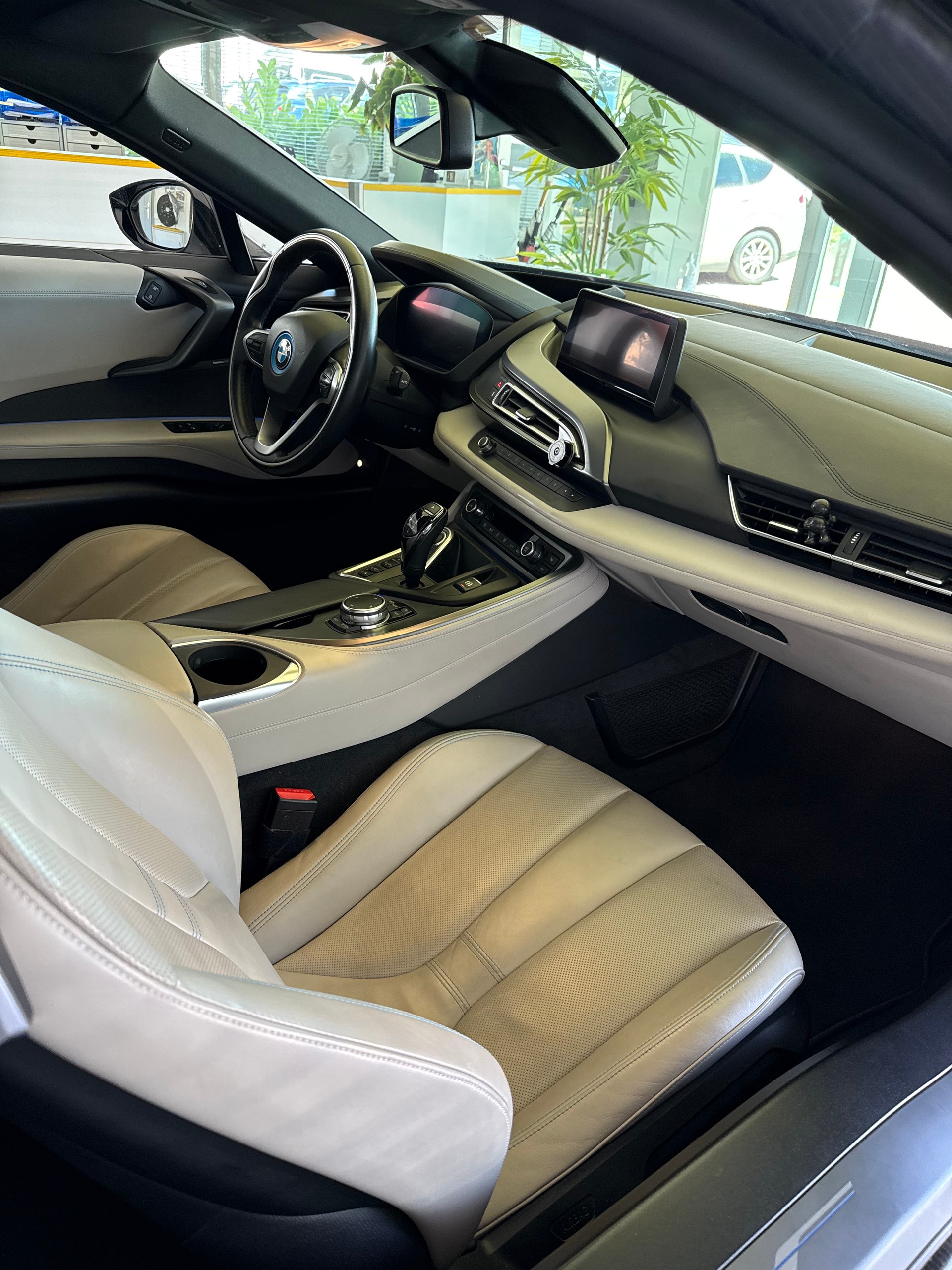 BMW i8 Coupé-image-6