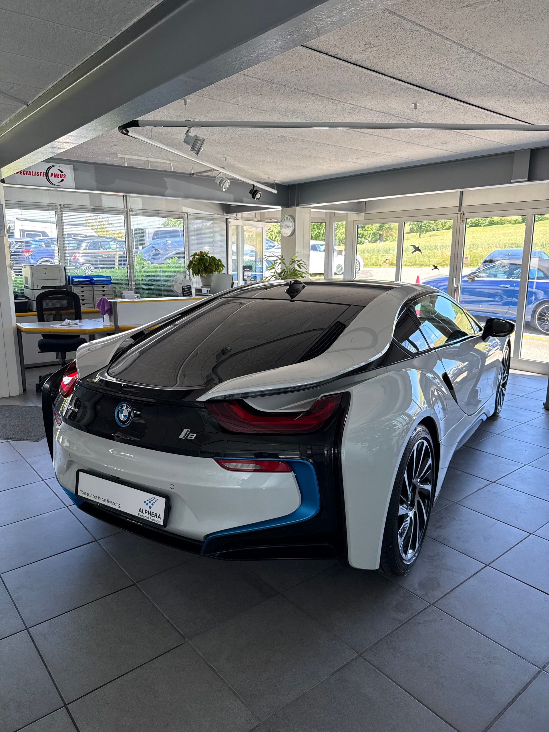 BMW i8 Coupé-image-7