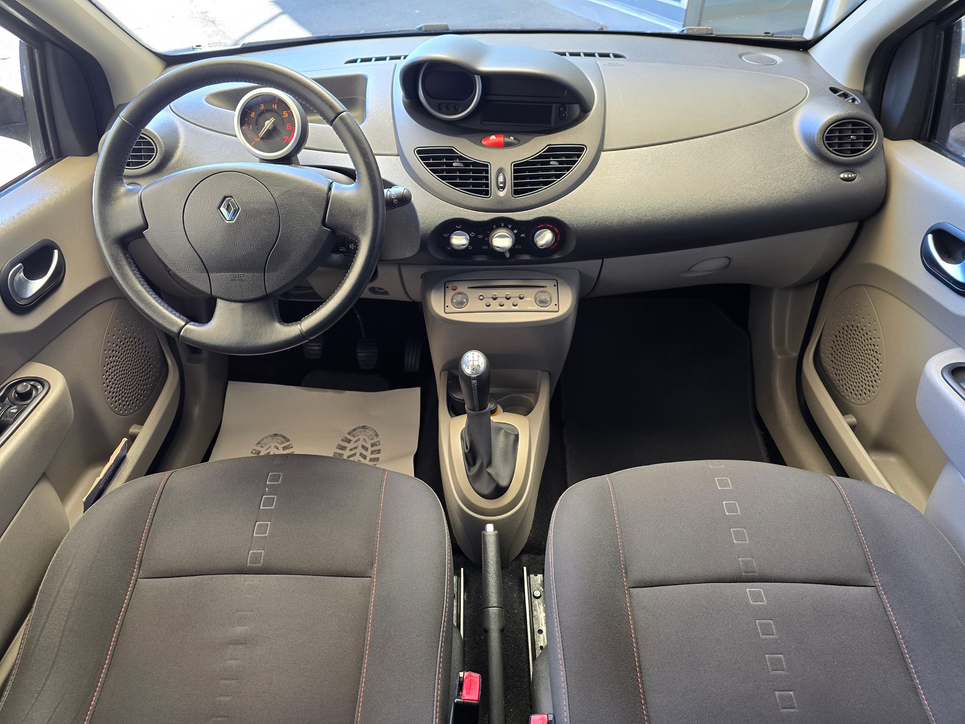 RENAULT Twingo 1.2 16V T GT-showroom-element-2