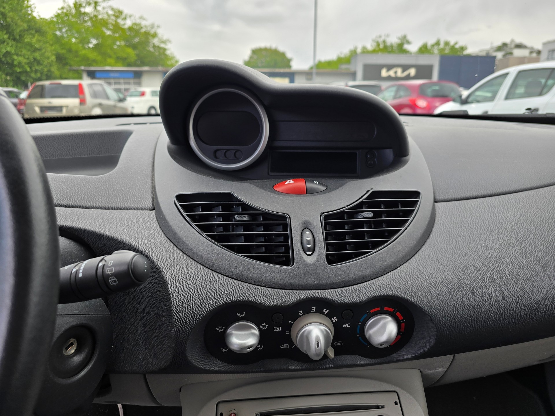 RENAULT Twingo 1.2 16V T GT-image-11