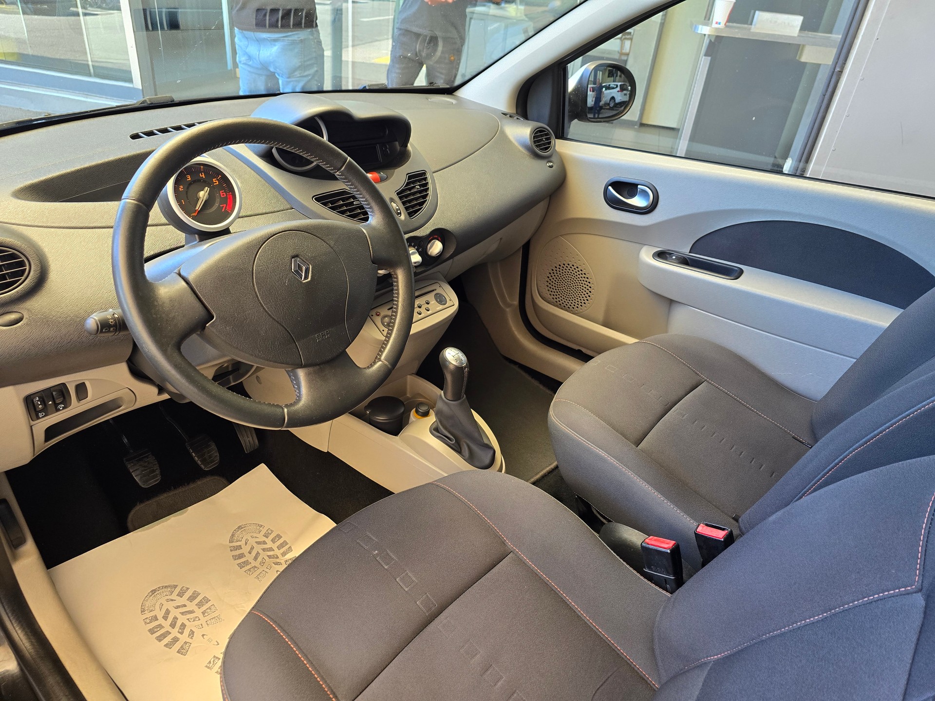 RENAULT Twingo 1.2 16V T GT-image-13