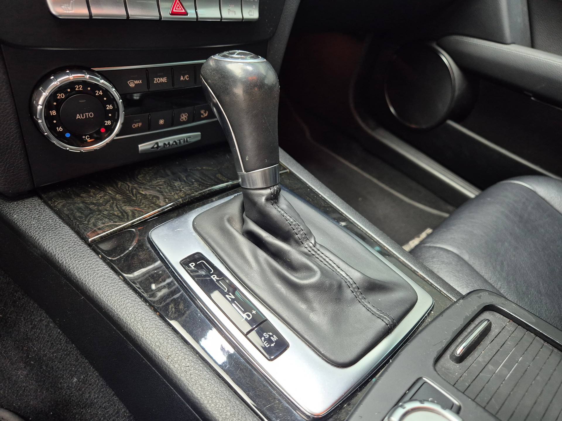 MERCEDES-BENZ C 250 CDI 4Matic 7G-Tronic 1ère main-image-27