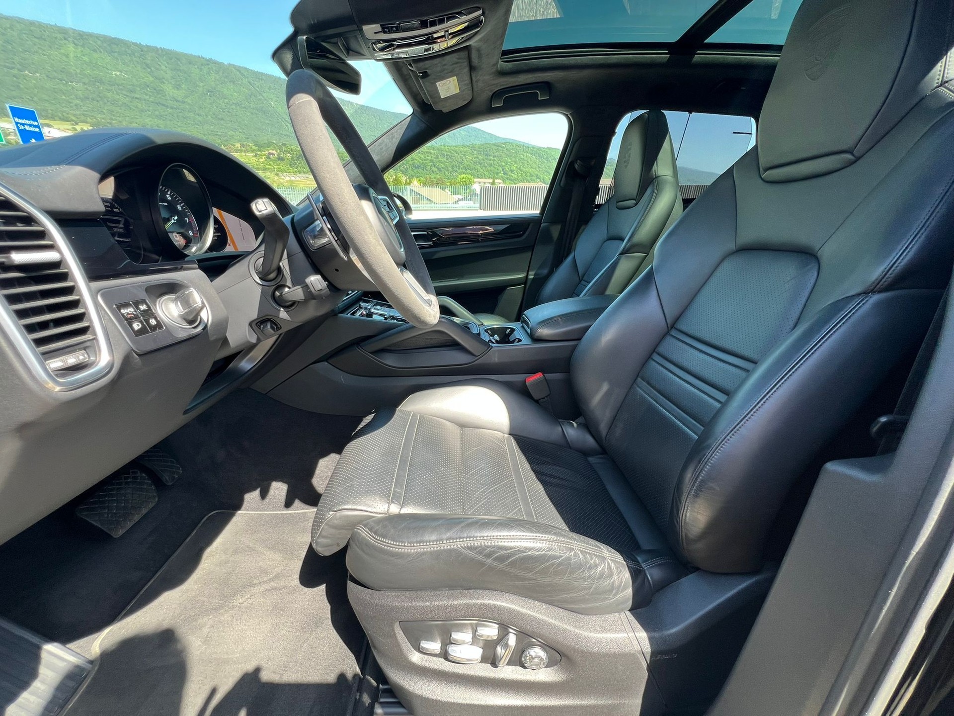PORSCHE Cayenne E-Hybrid modèle 2019-image-5