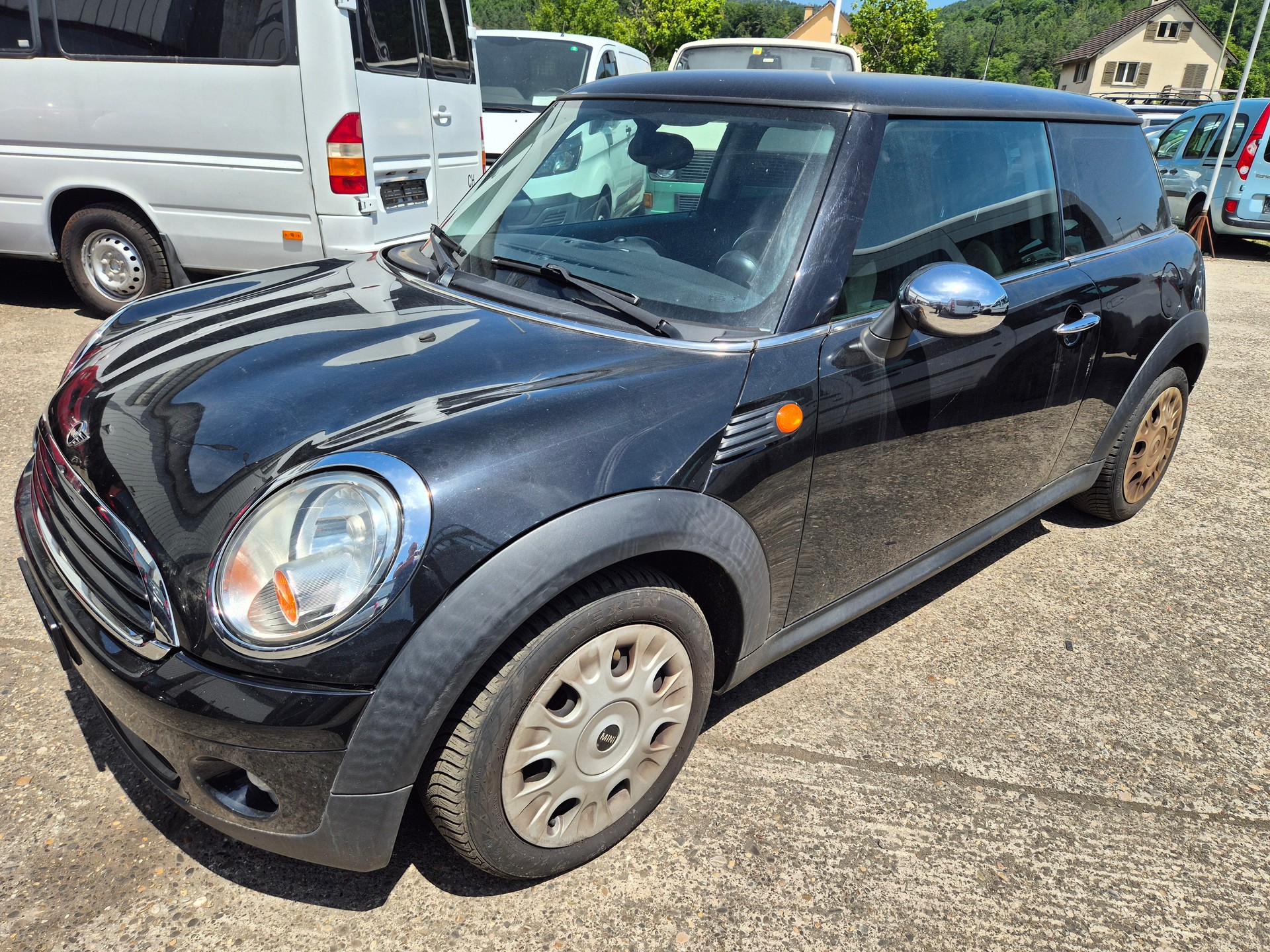 MINI One-image-2