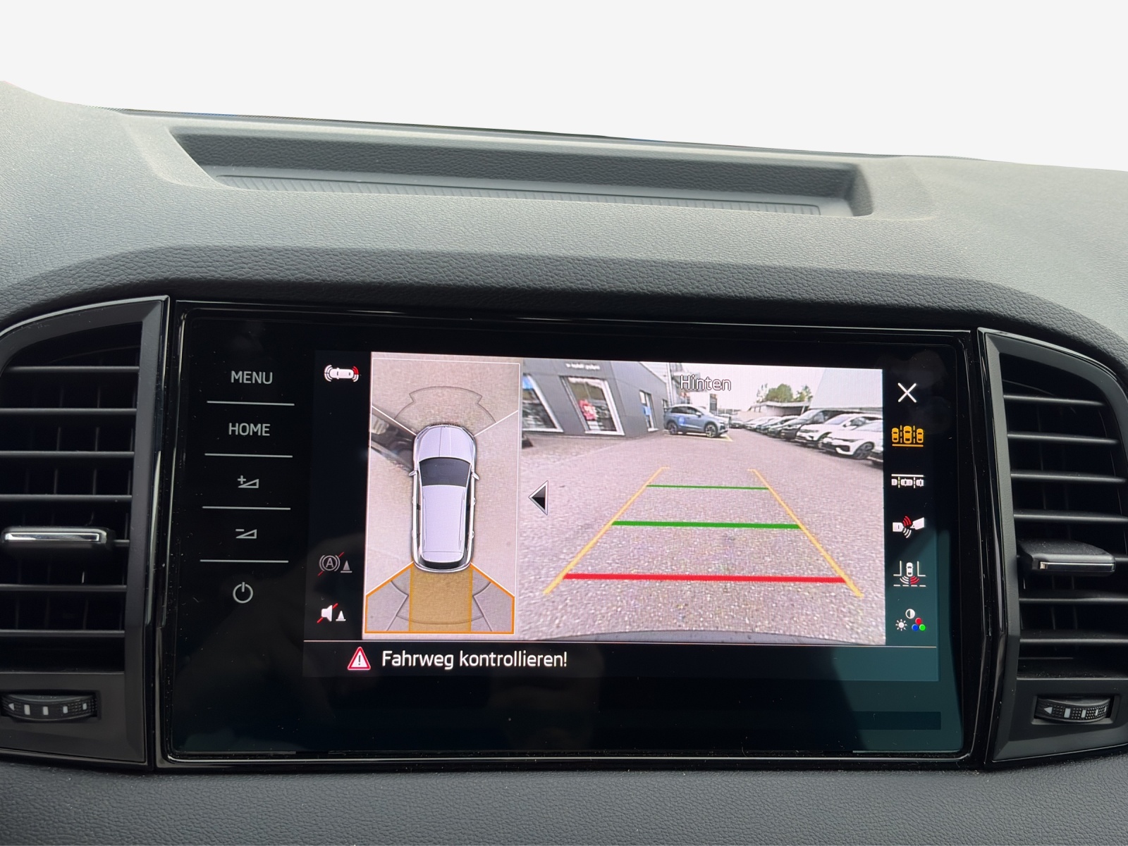 SKODA Karoq 2.0 TSI SportLine 4x4 DSG-image-13