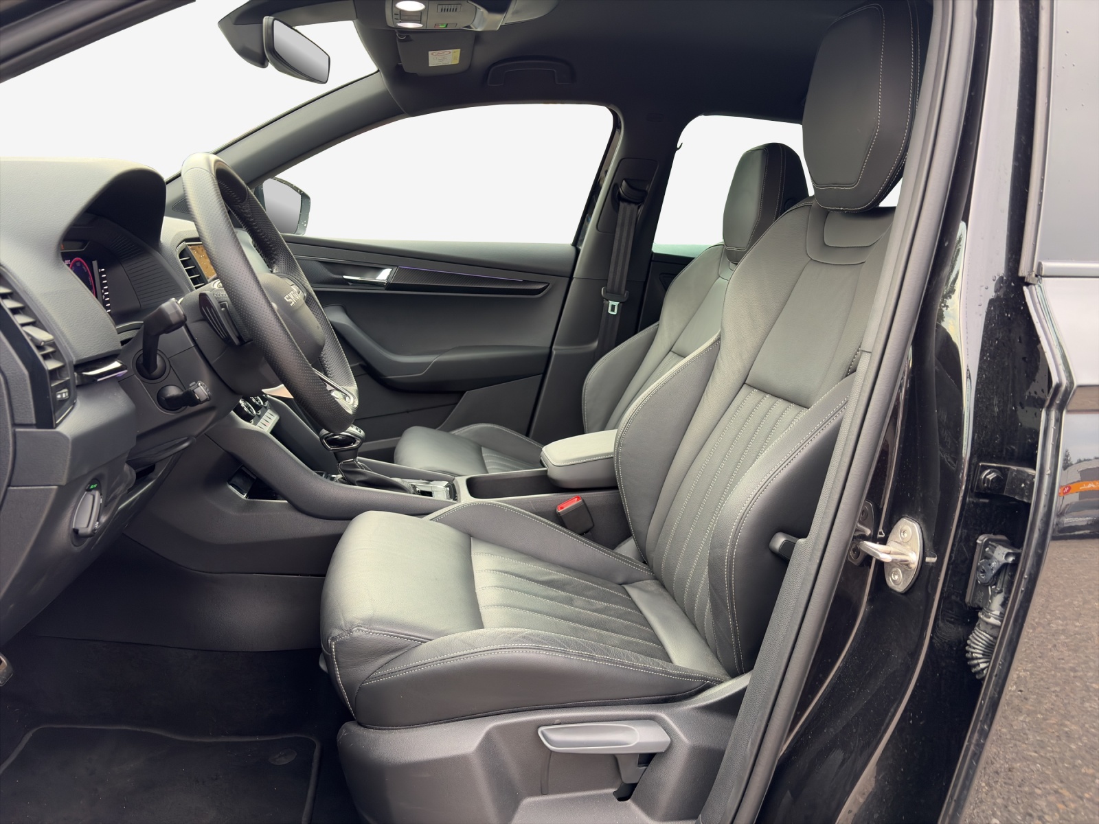 SKODA Karoq 2.0 TSI SportLine 4x4 DSG-image-7