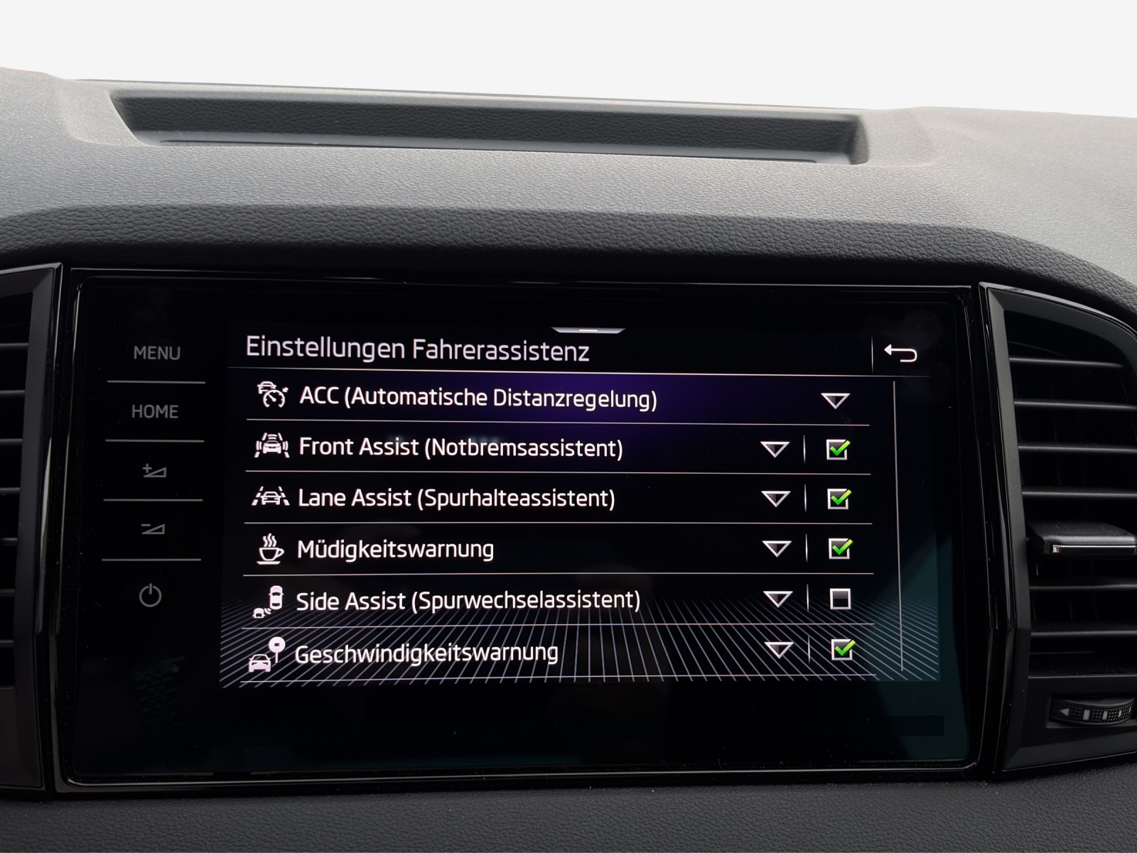 SKODA Karoq 2.0 TSI SportLine 4x4 DSG-image-14
