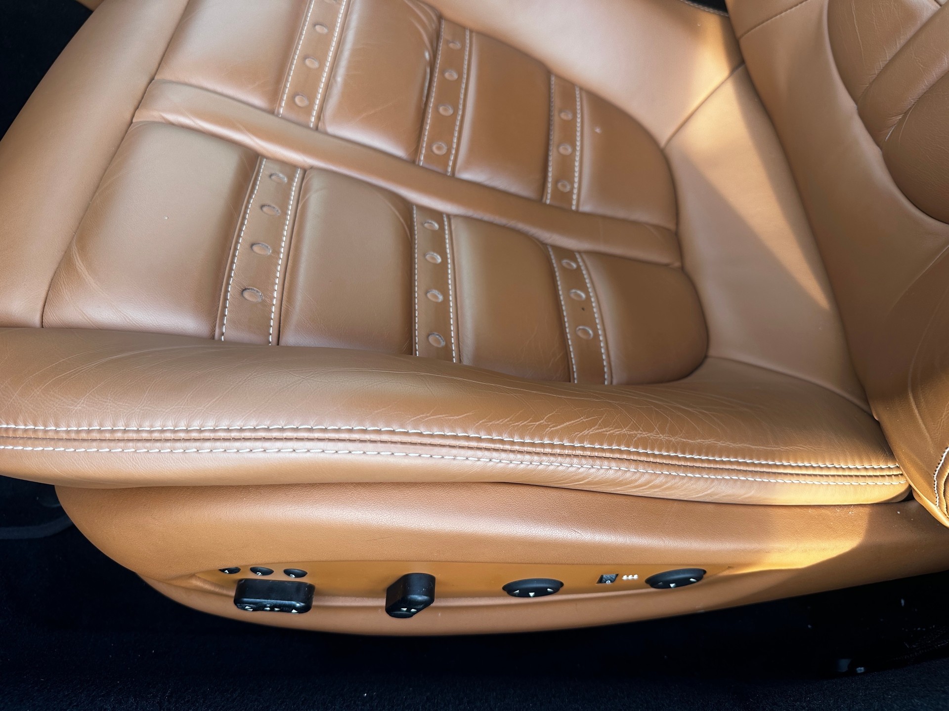 FERRARI California 4.3 V8-image-12