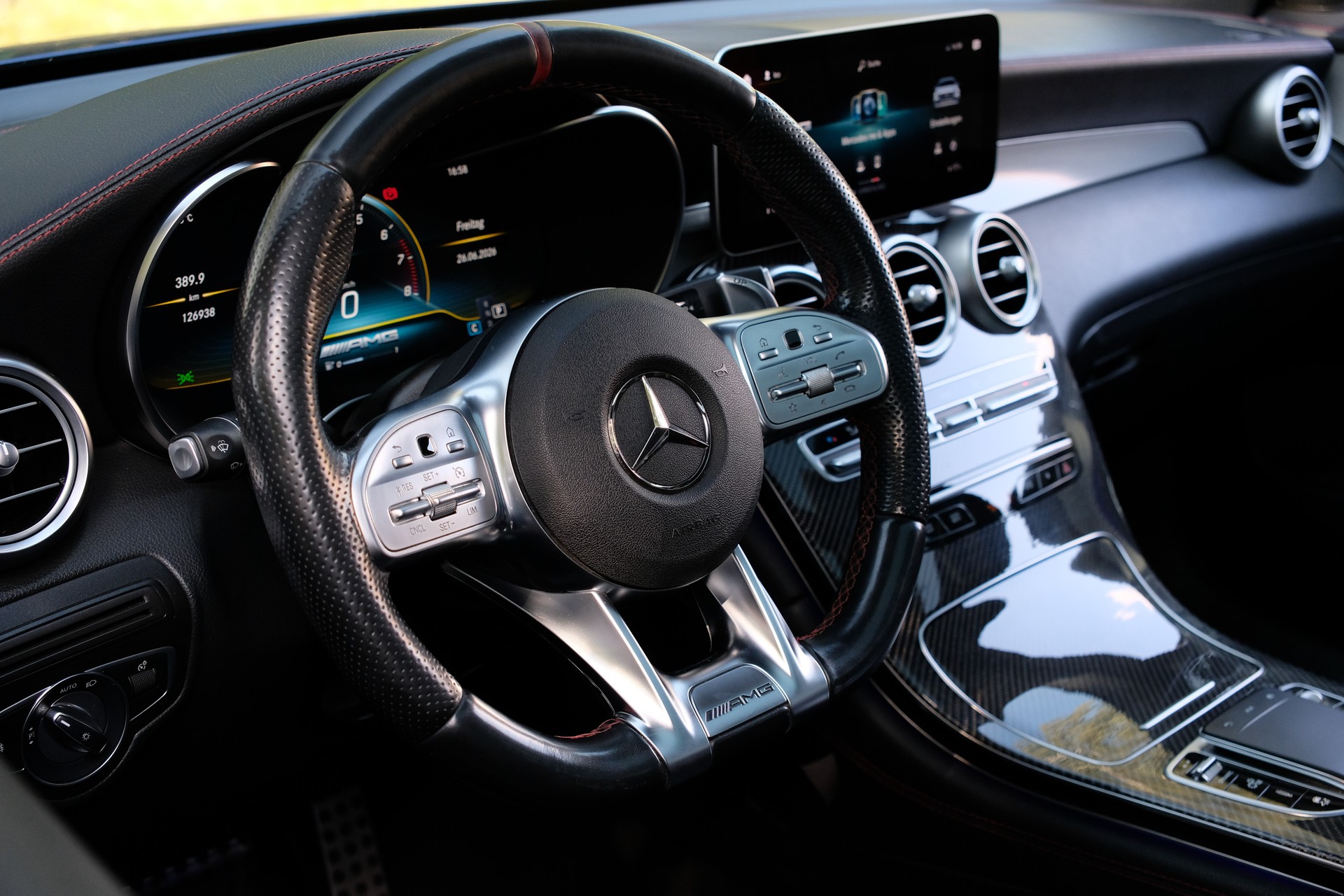 MERCEDES-BENZ GLC 43 AMG 4Matic 9G-Tronic-image-11