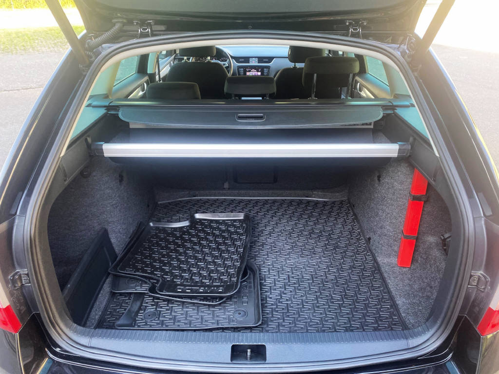 SKODA Octavia Combi 1.8 TSI Ambition 4x4 DSG-image-12