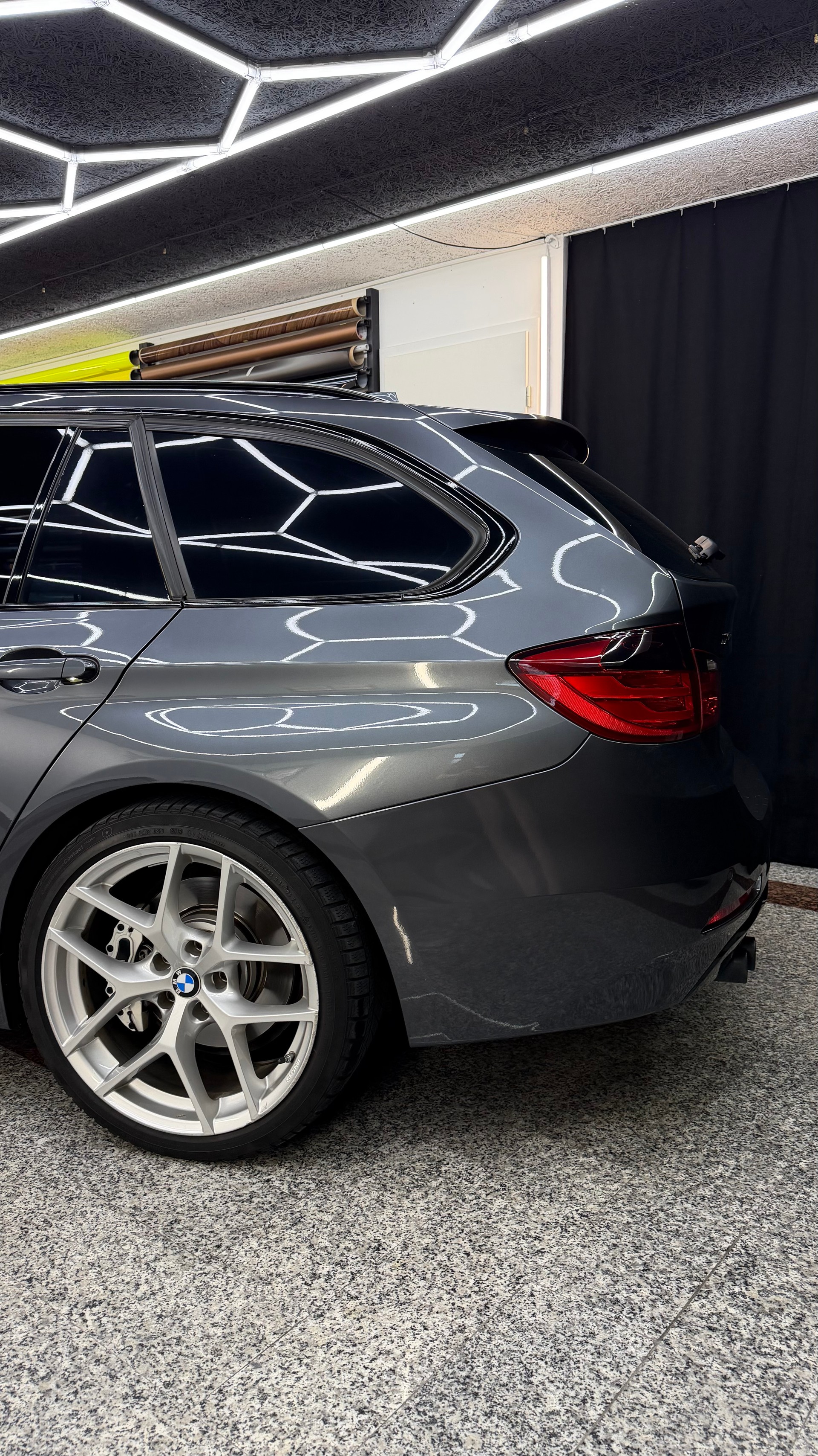 BMW 330d xDrive SAG-image-1